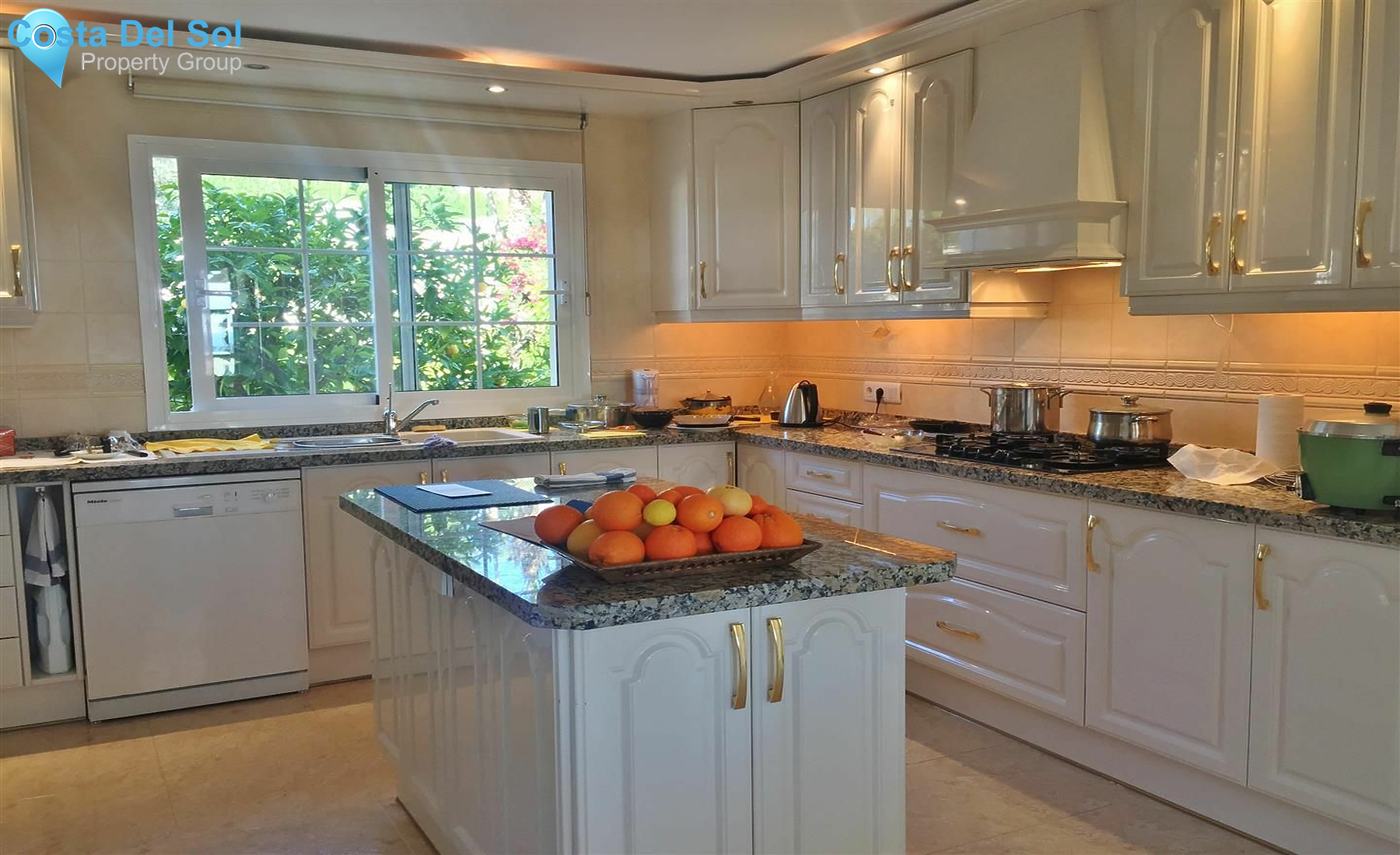 Detached Villa in Marbella-1217892