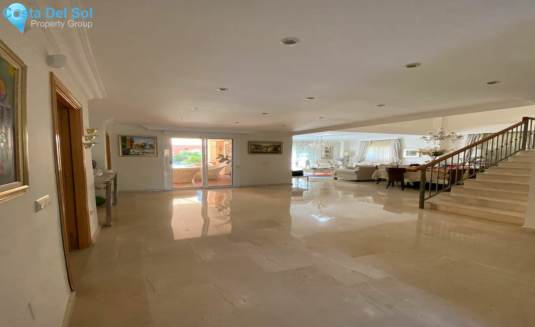 Detached Villa in Marbella-1220372
