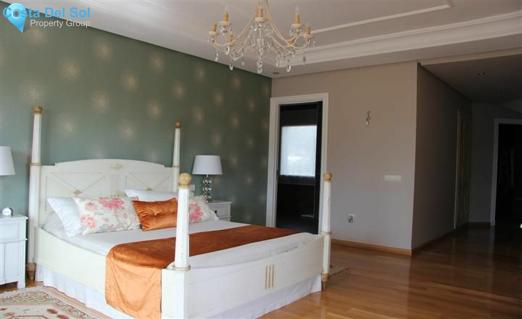 Detached Villa in Marbella-1220673