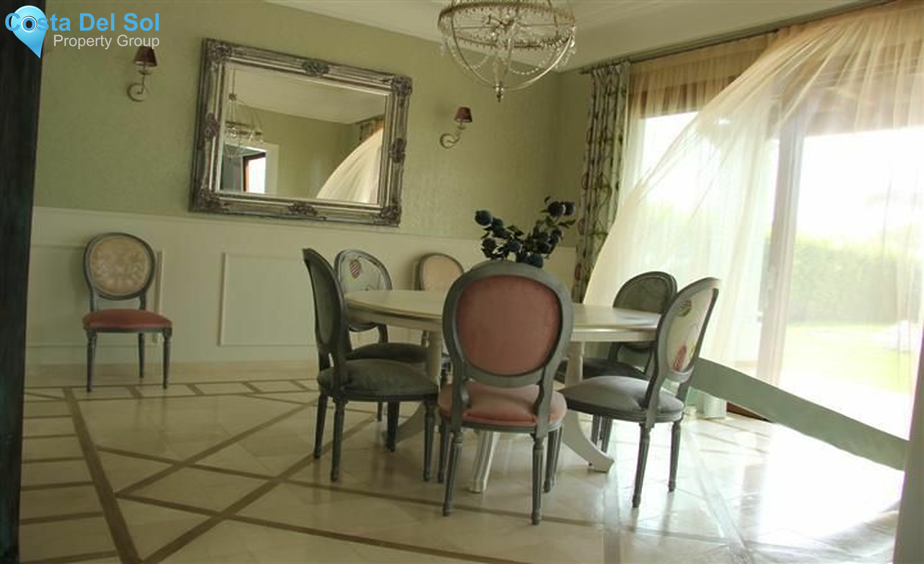 Detached Villa in Marbella-1220678