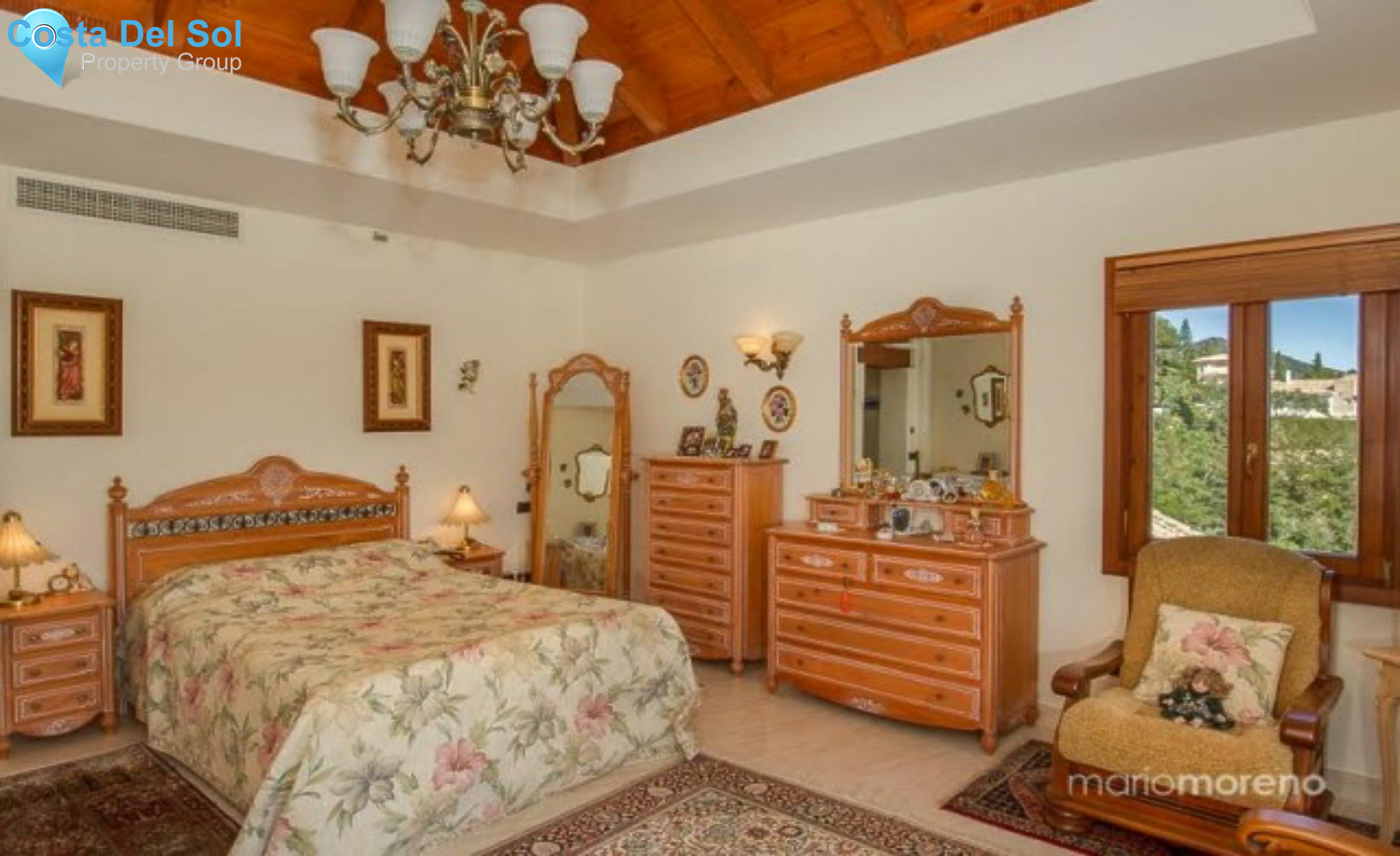 Detached Villa in Marbella-1227850