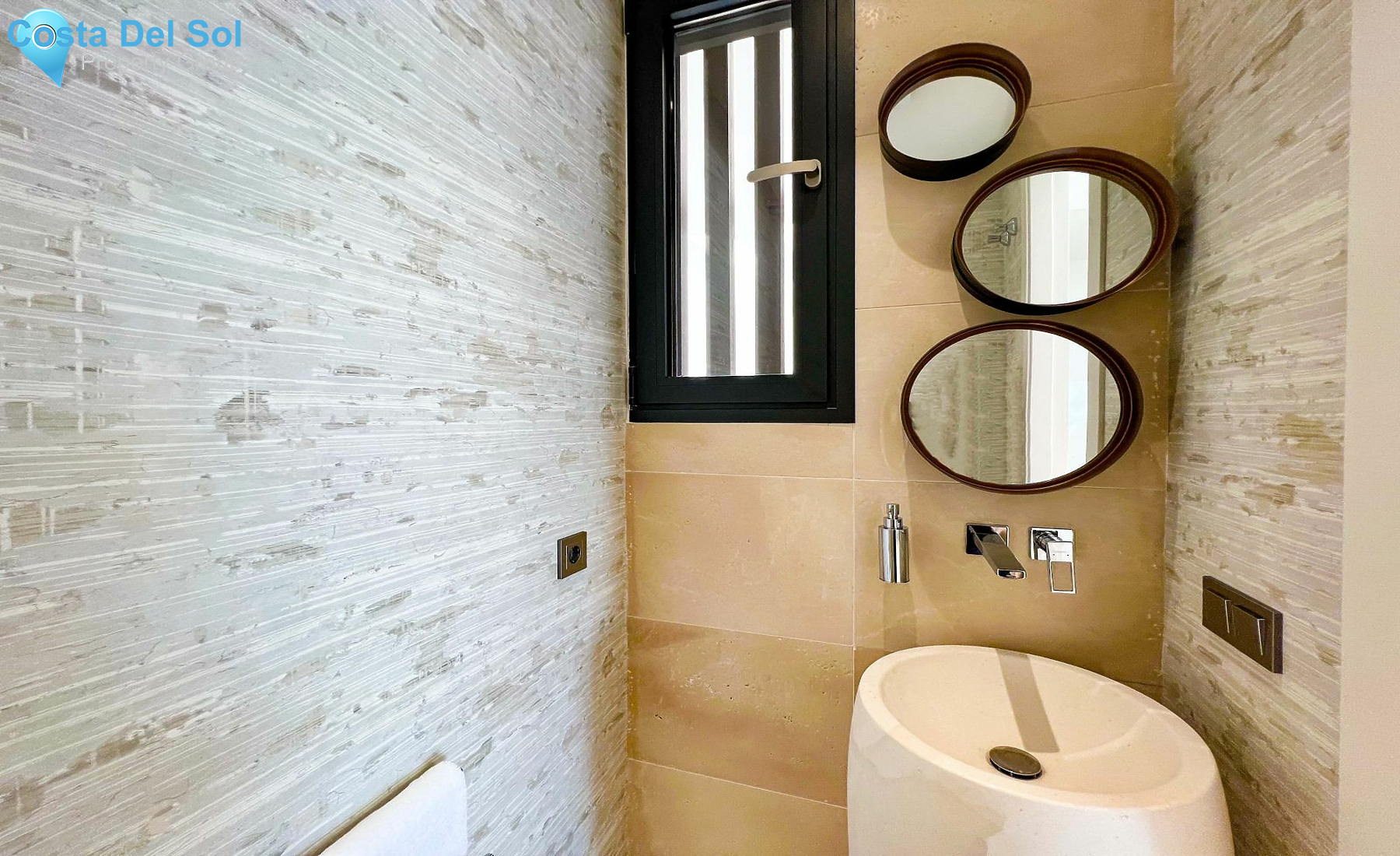 Detached Villa in Marbella-1396202