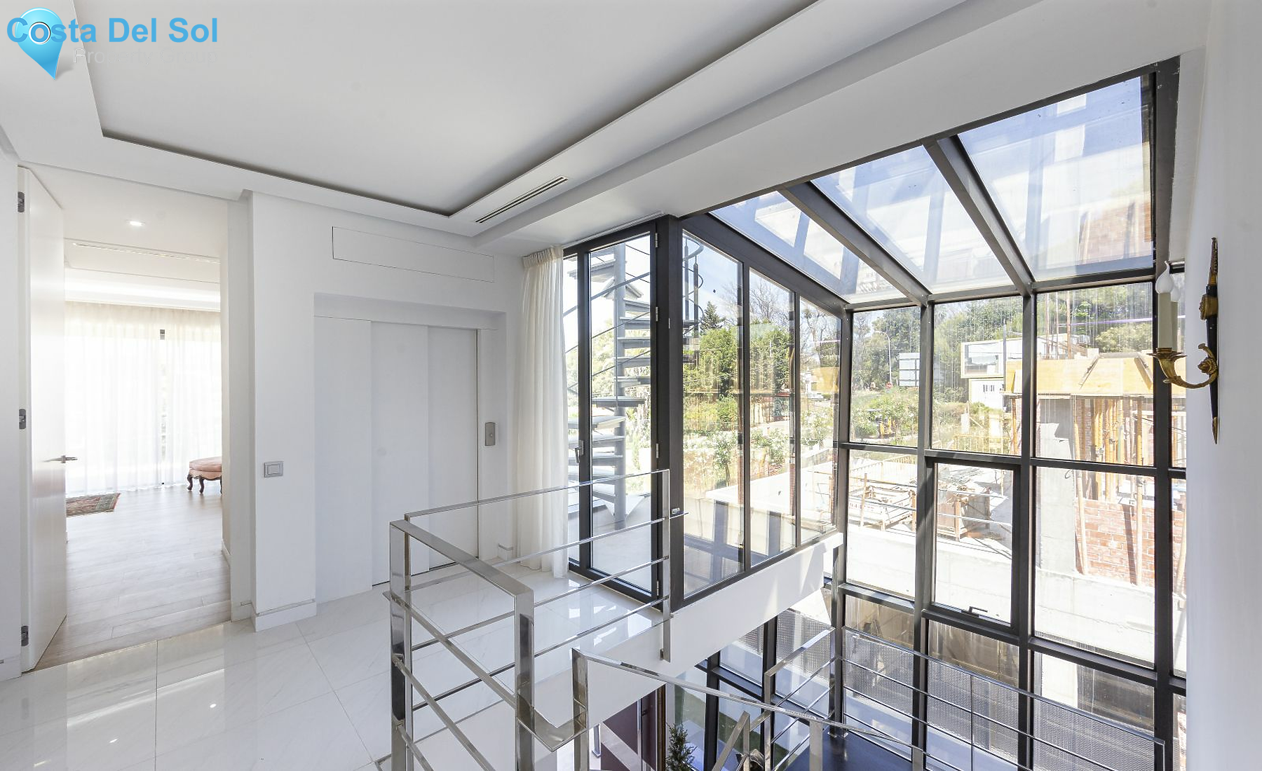 Detached Villa in Marbella-1400559