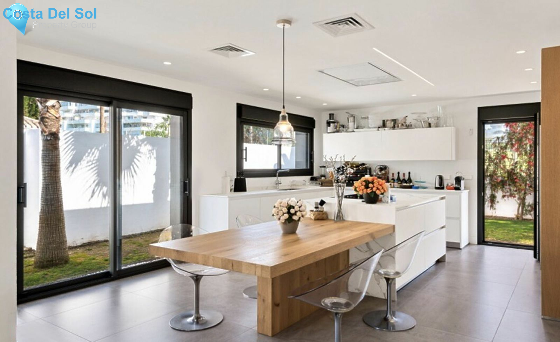 Detached Villa in Marbella-1466703