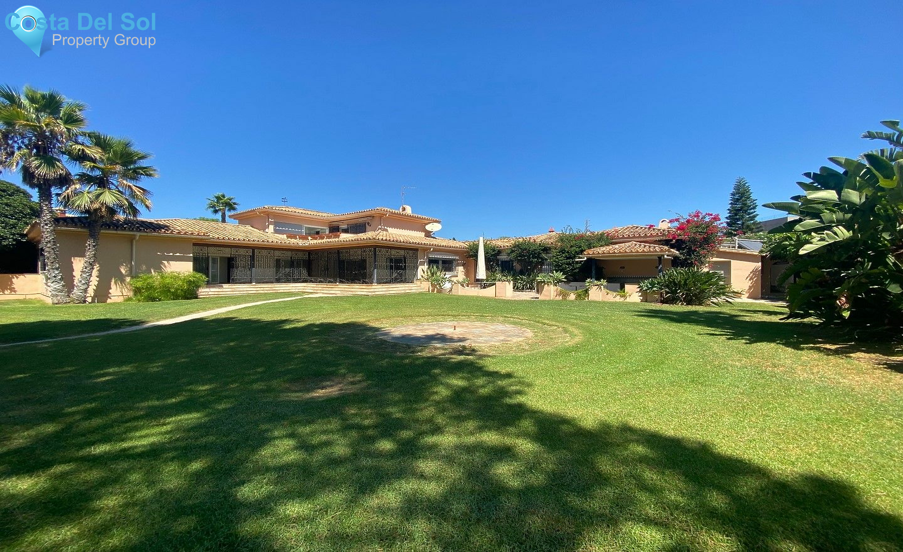 Detached Villa in Marbella-1550152