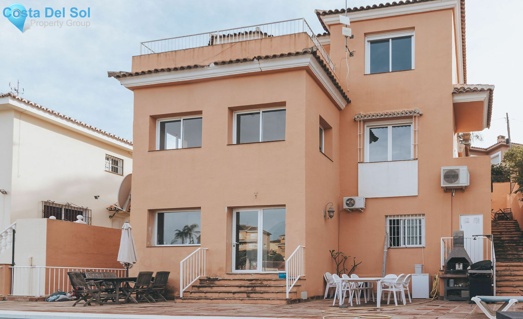 Detached Villa in Mijas Costa-1140326
