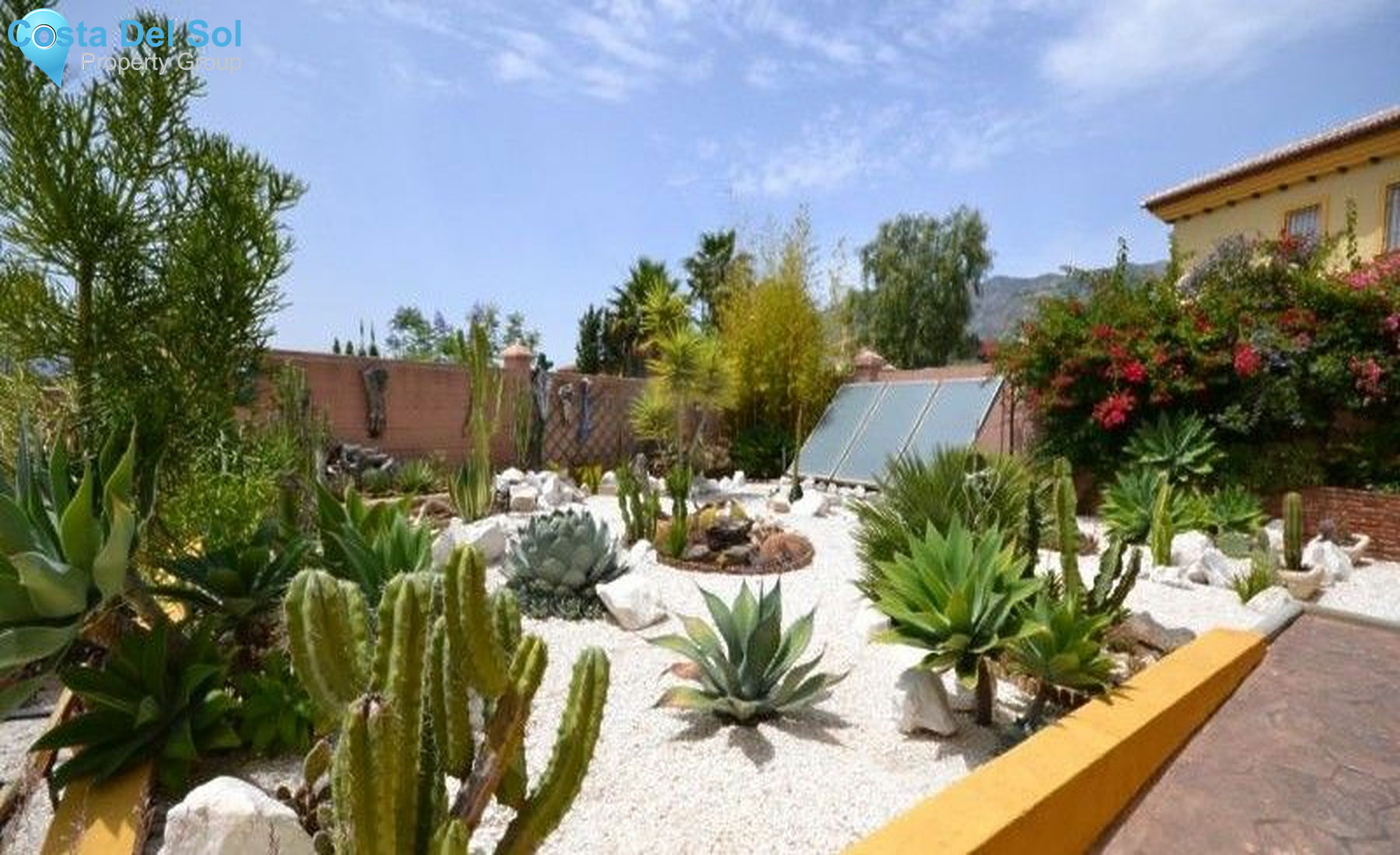 Detached Villa in Mijas Costa-1195850