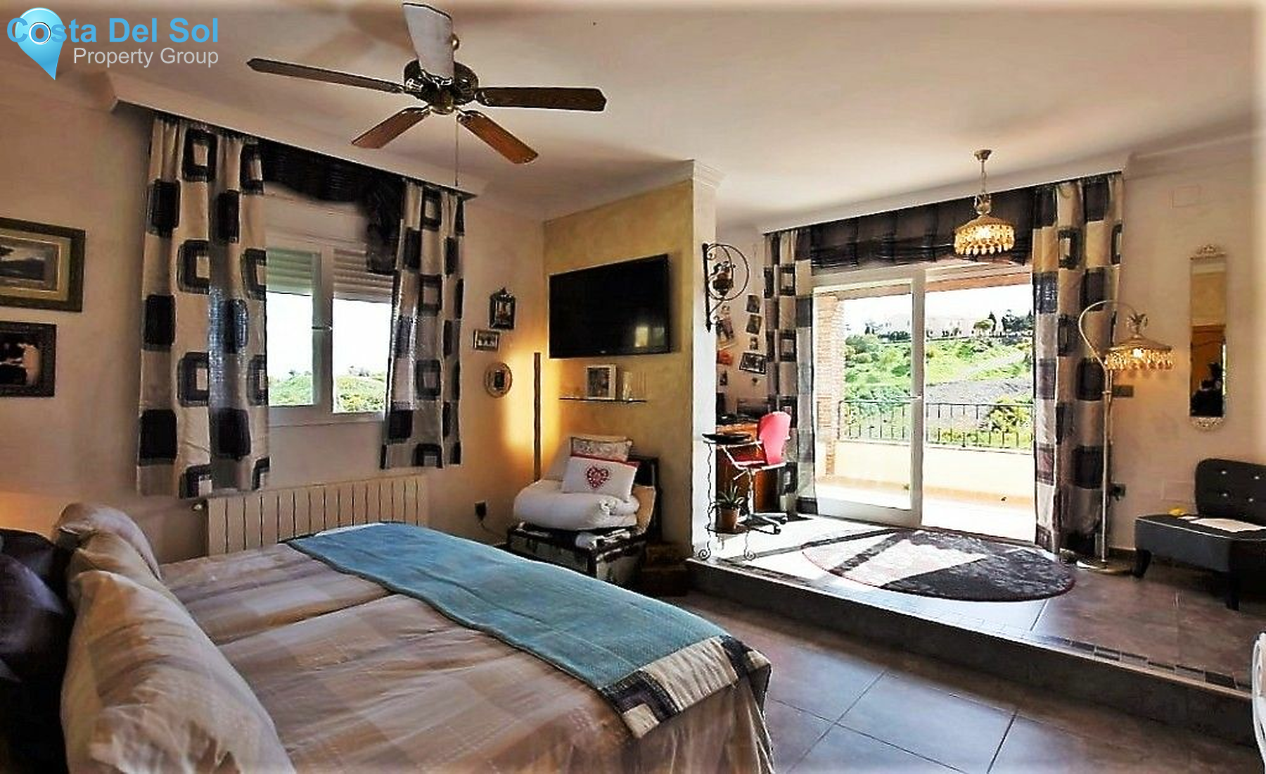 Detached Villa in Mijas Costa-1208950