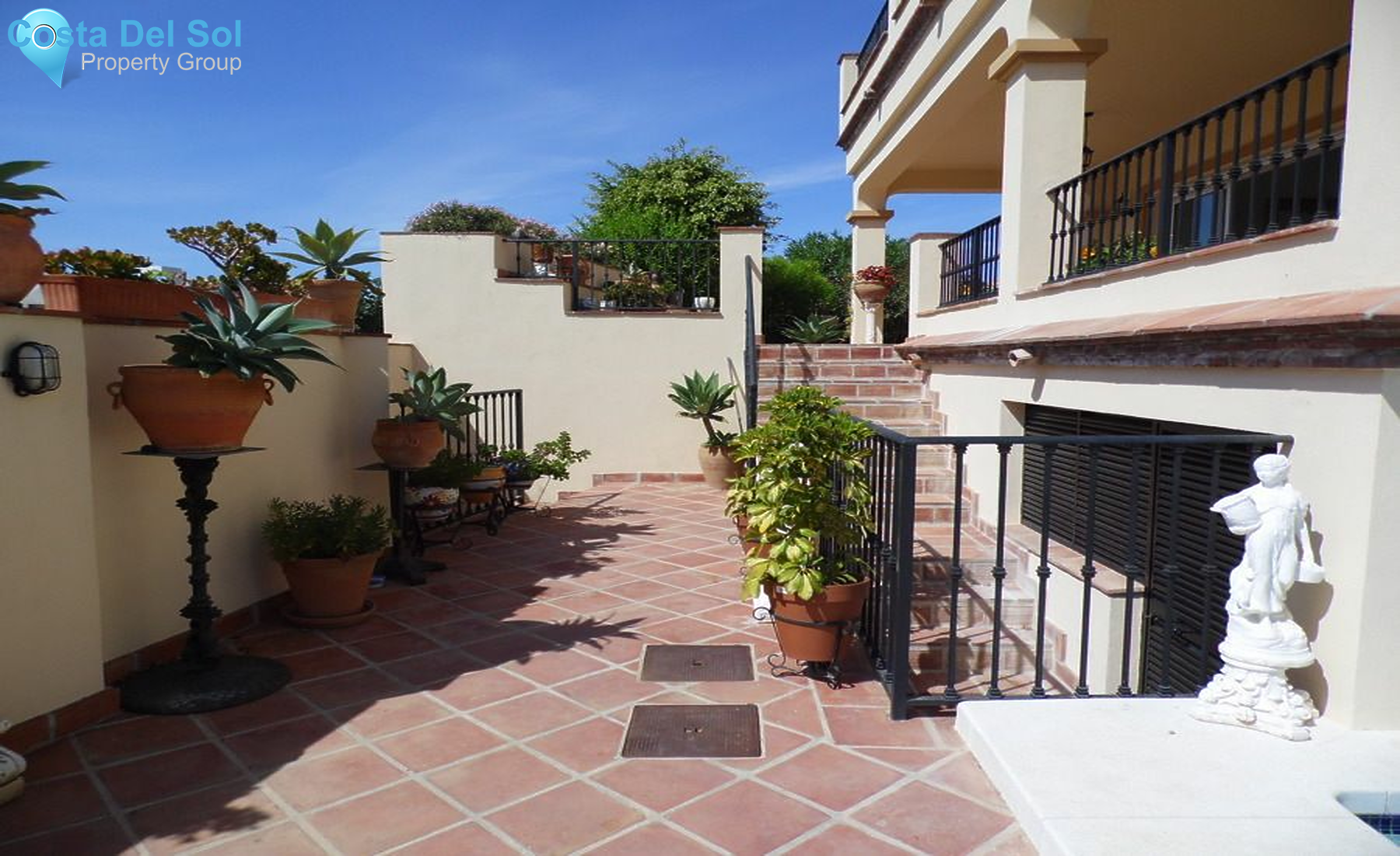 Detached Villa in Mijas Costa-1229186