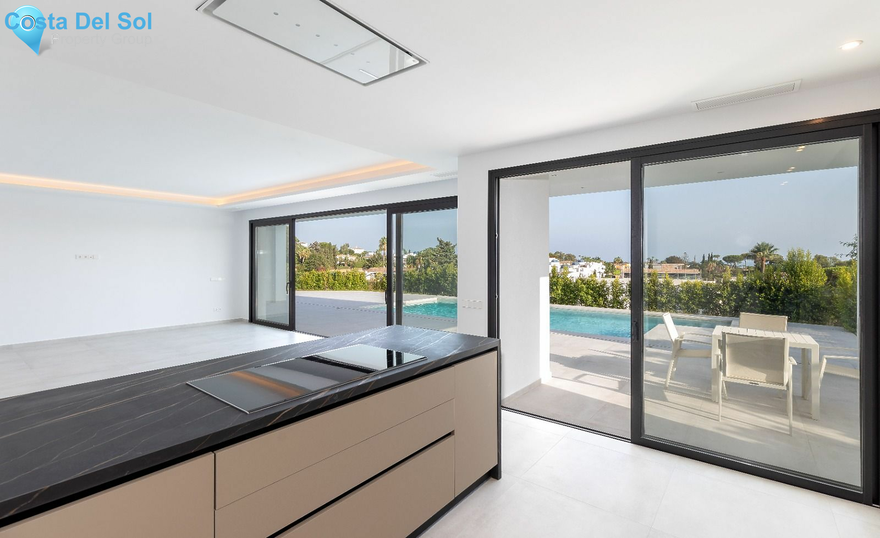 Detached Villa in Mijas Costa-1473928