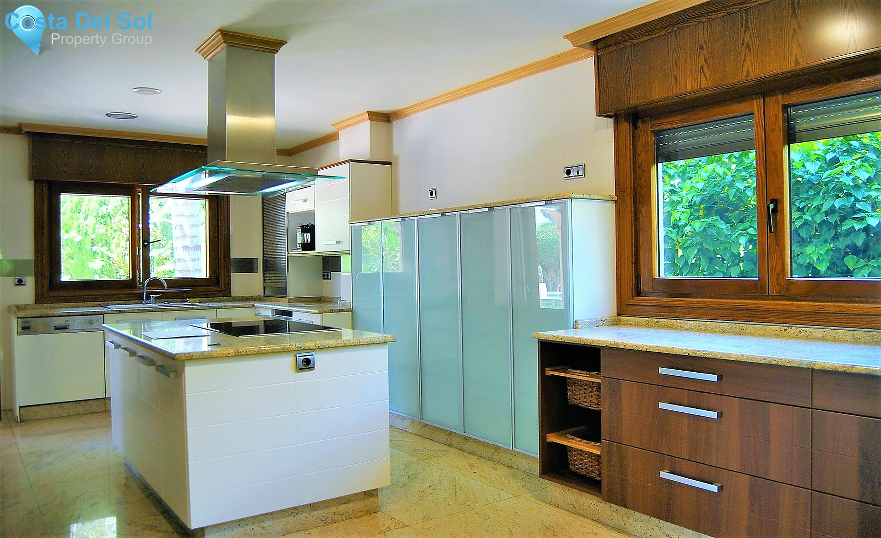 Detached Villa in Mijas-1176380