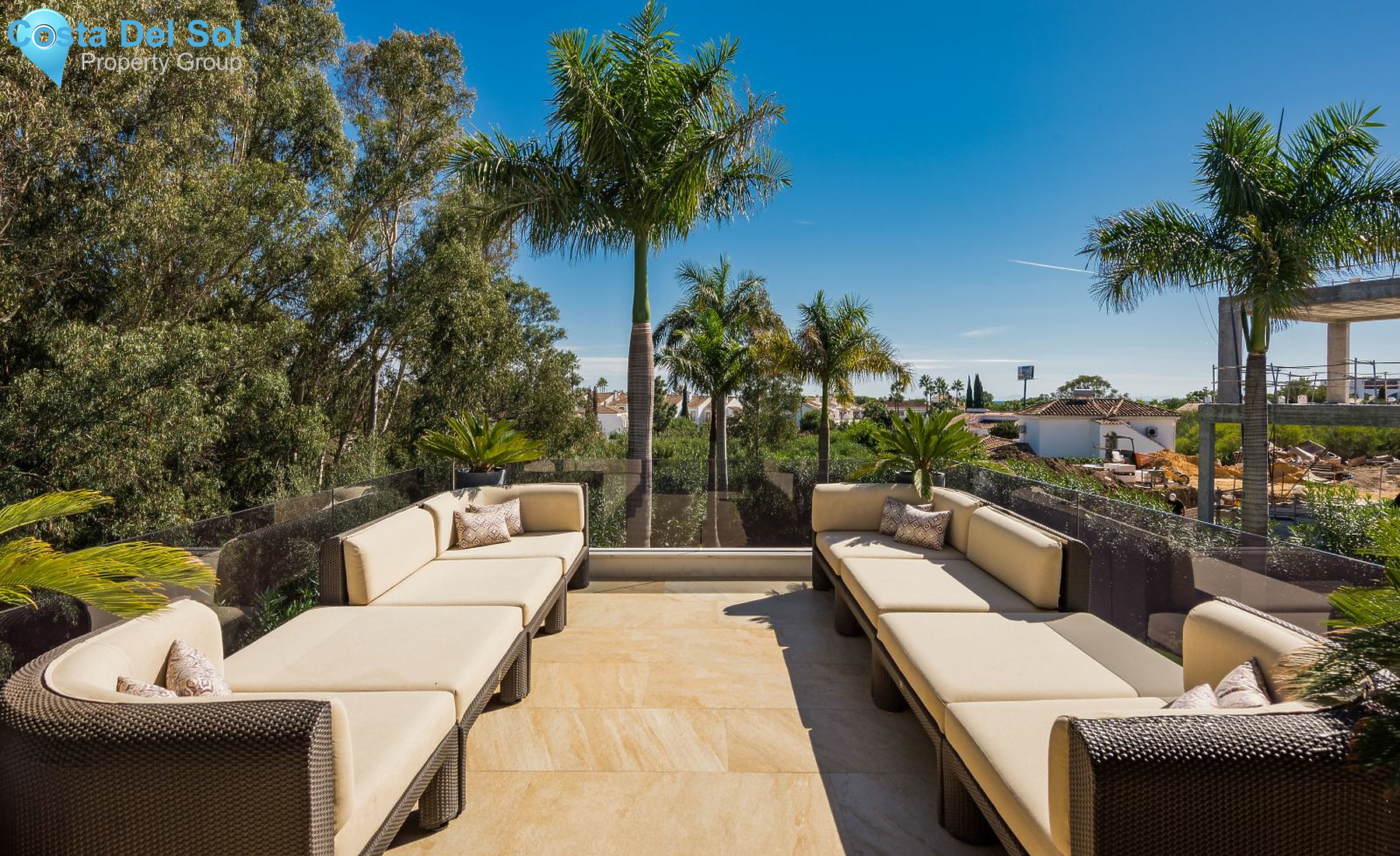 Detached Villa in New Golden Mile-1142037