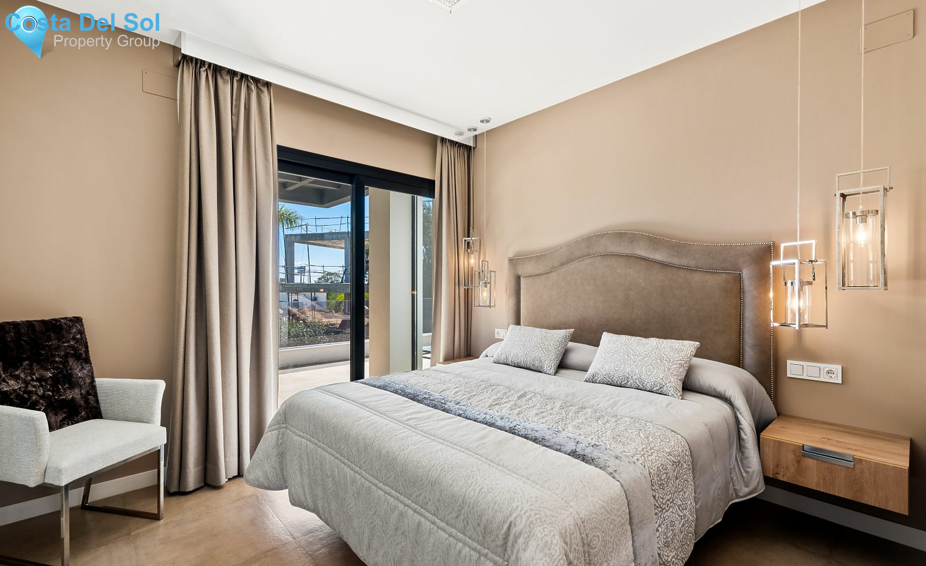 Detached Villa in New Golden Mile-1142039