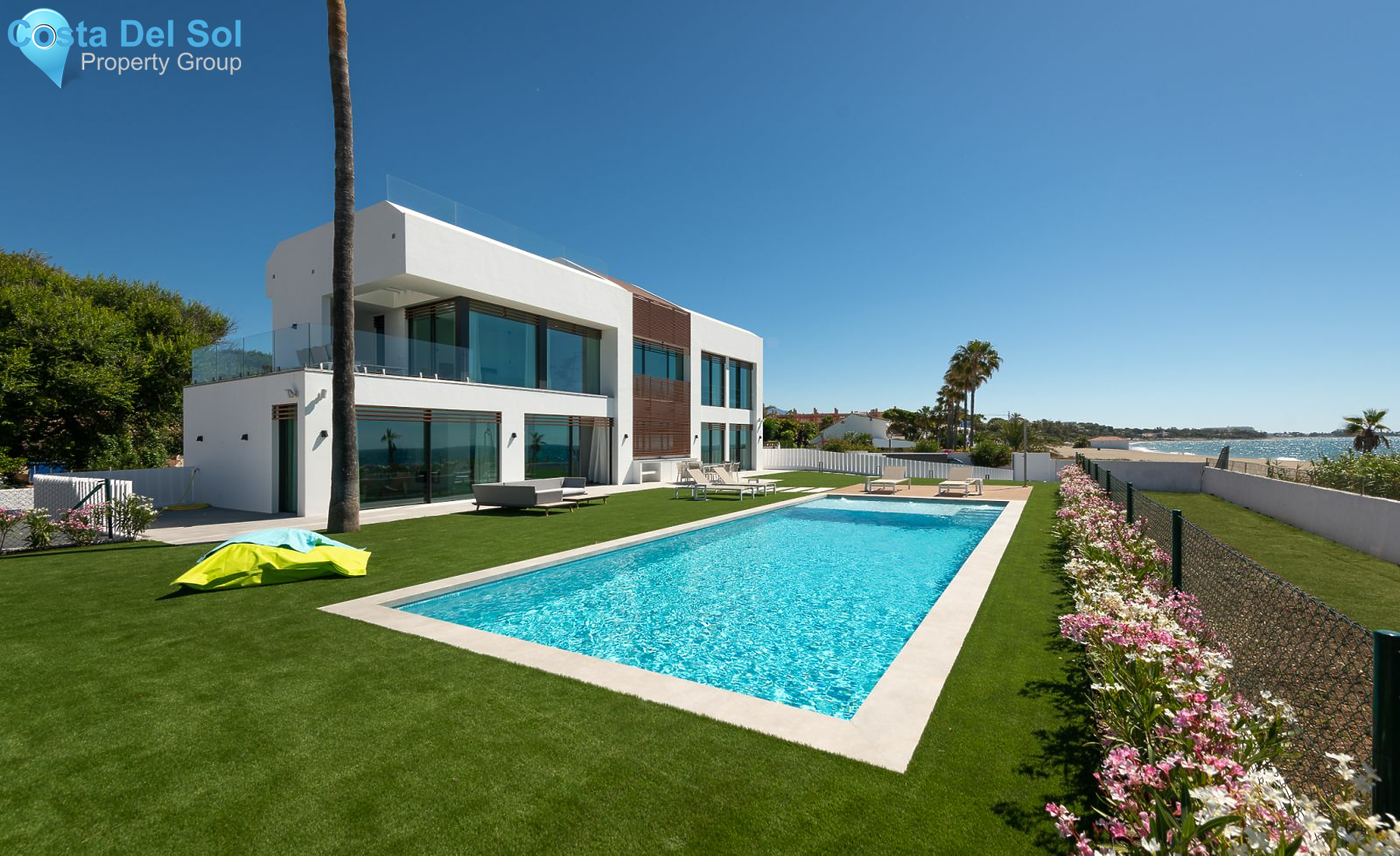 Detached Villa in New Golden Mile