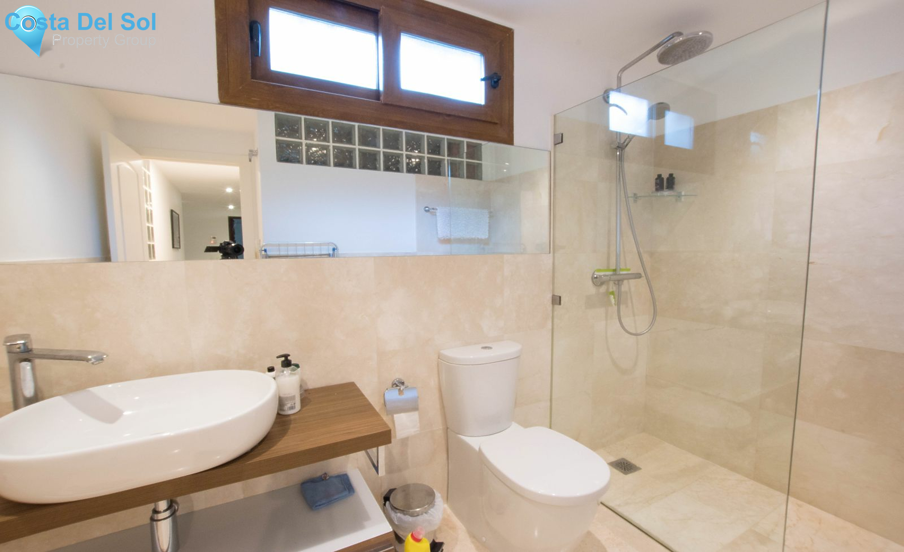 Detached Villa in New Golden Mile-1189694