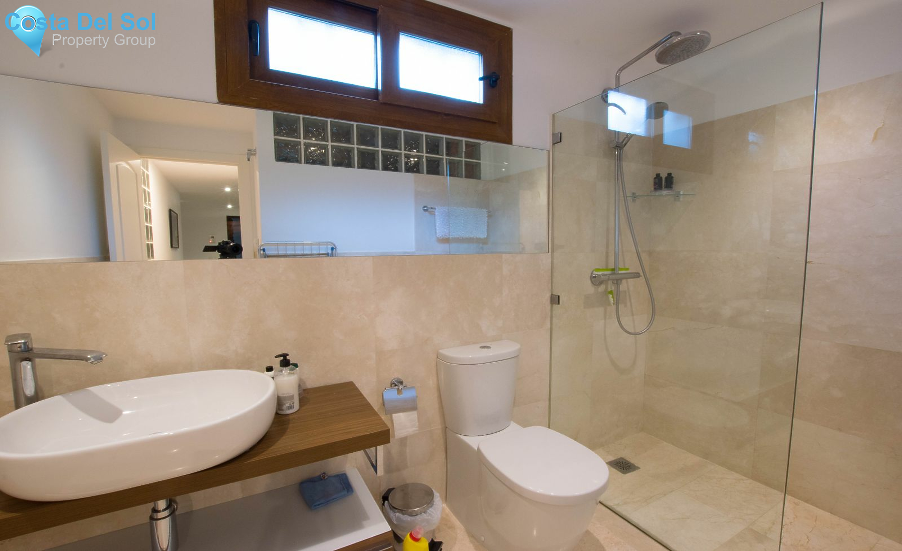 Detached Villa in New Golden Mile-1189697