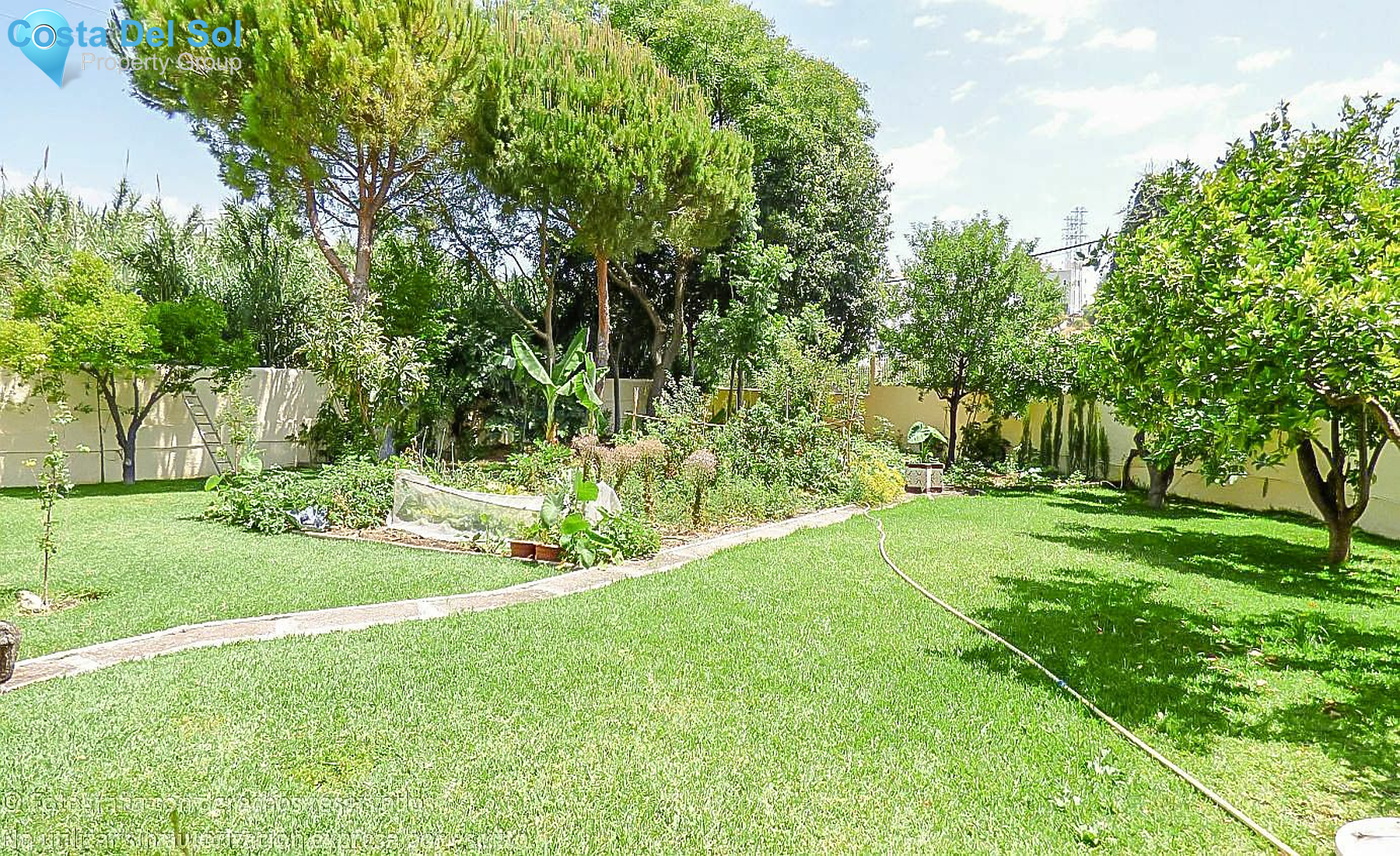 Detached Villa in New Golden Mile-1392756
