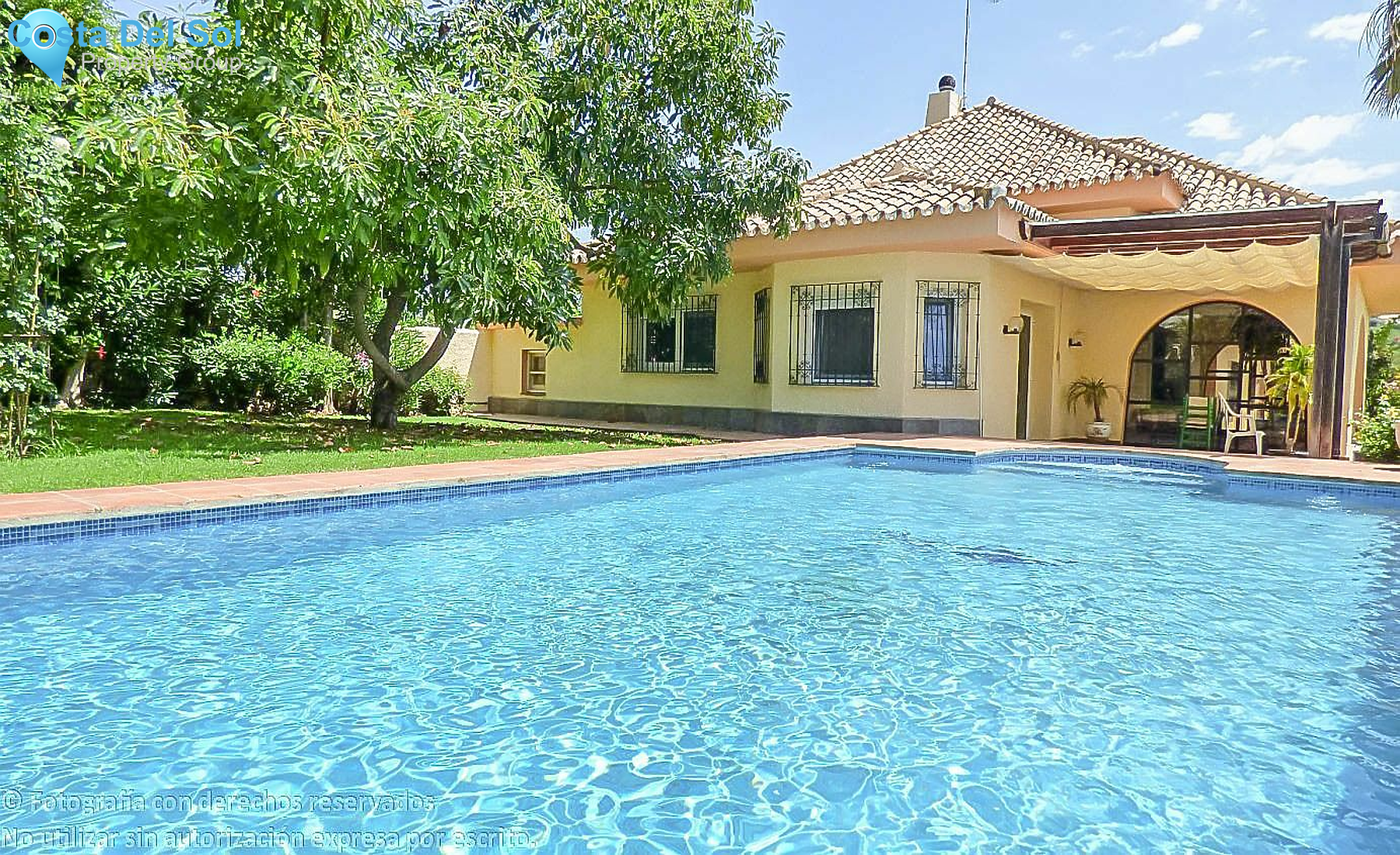 Detached Villa in New Golden Mile-1392747