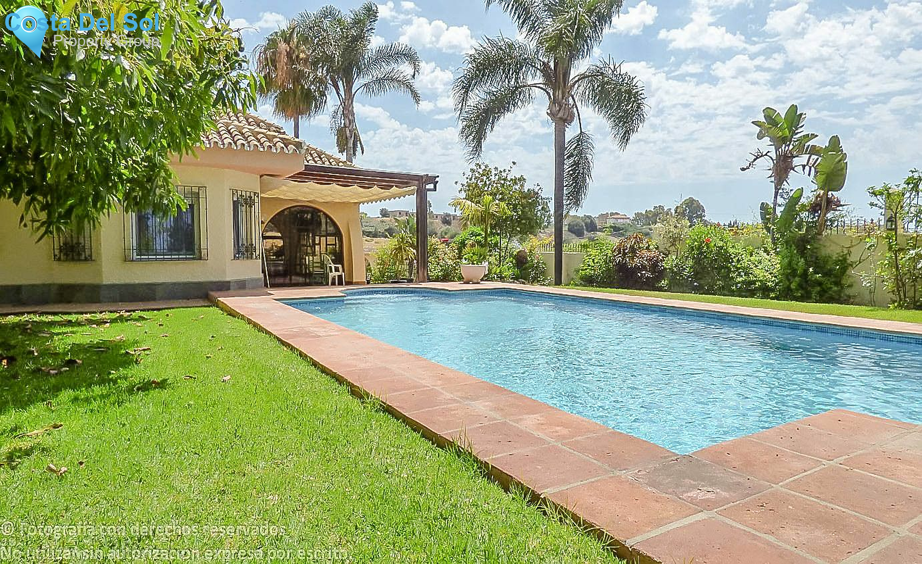 Detached Villa in New Golden Mile-1392748