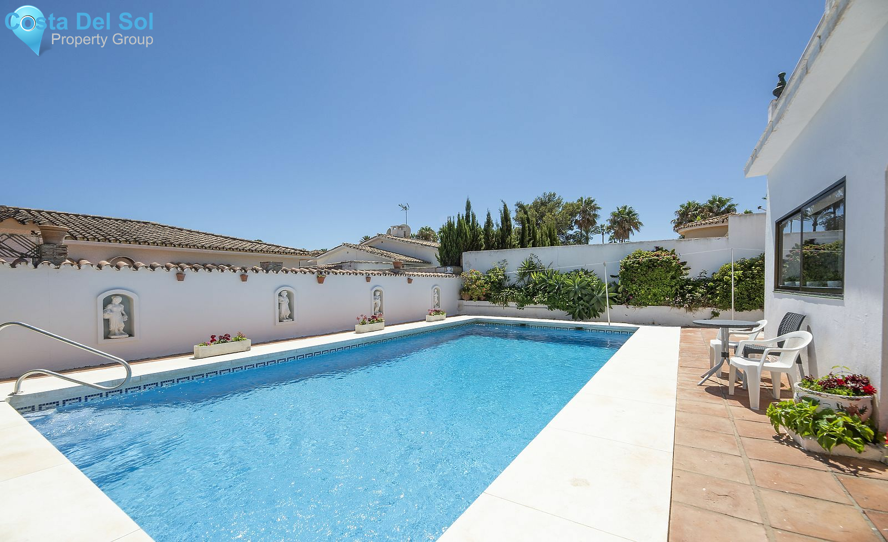 Detached Villa in New Golden Mile-1420230