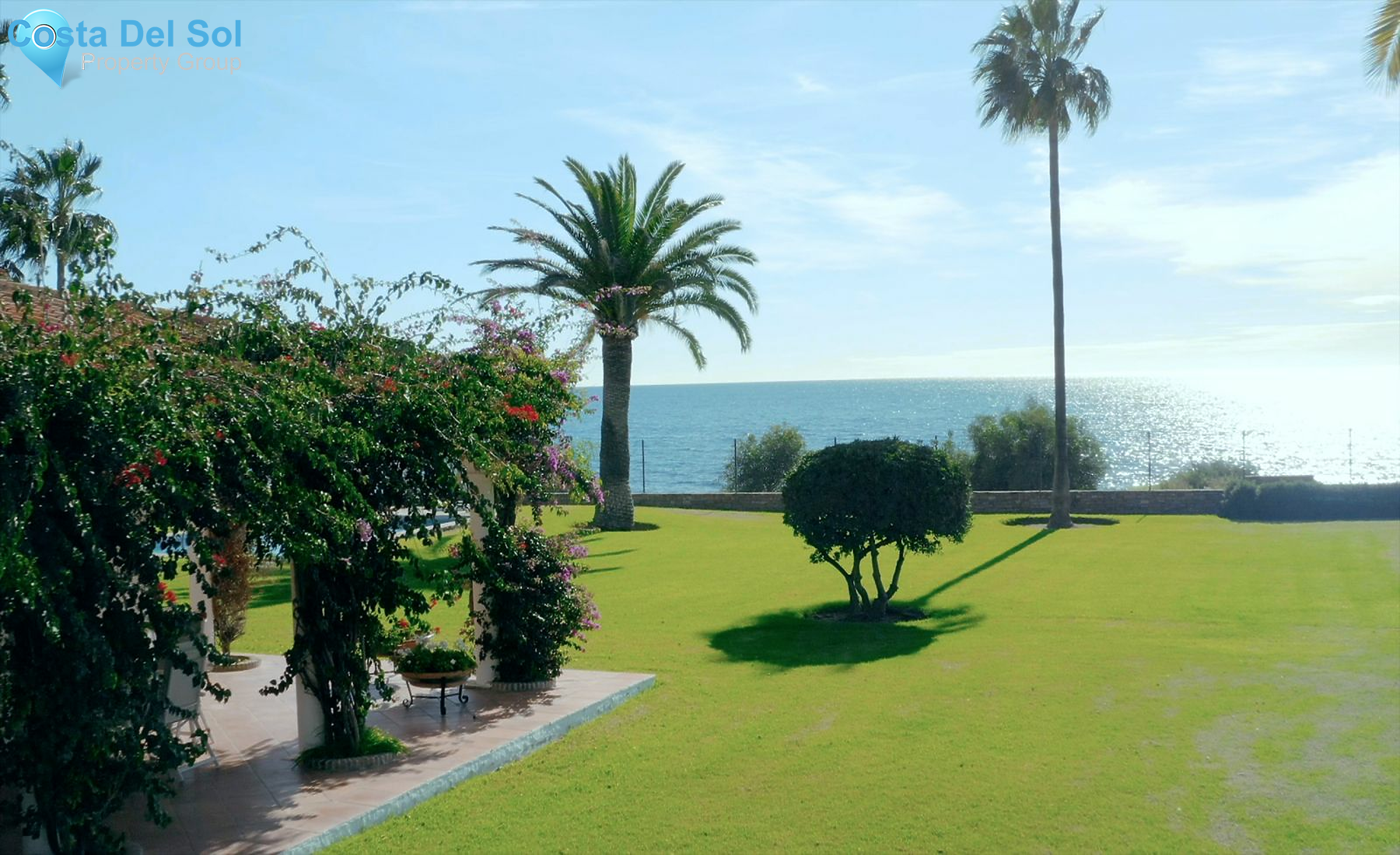 Detached Villa in New Golden Mile-1472504