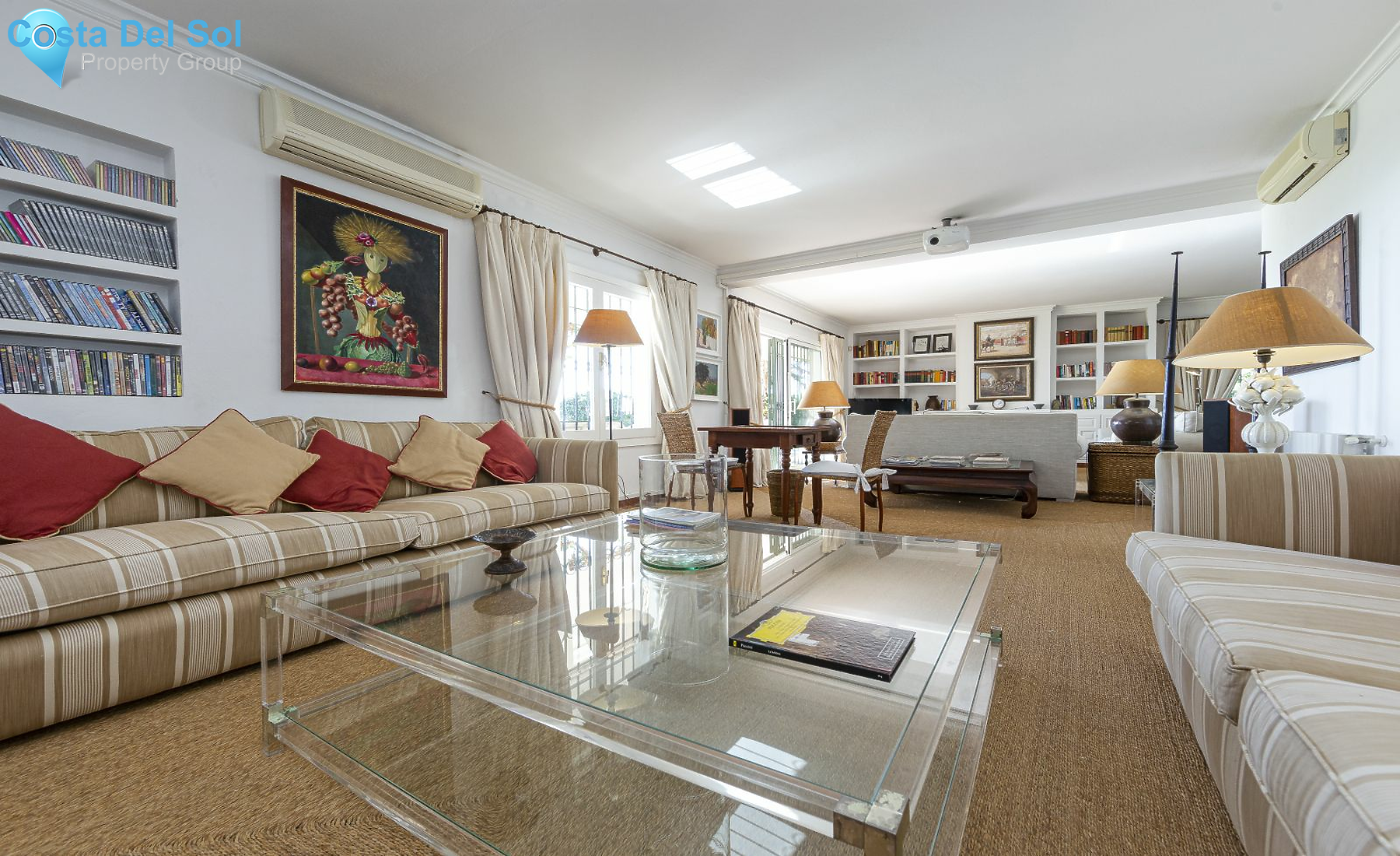 Detached Villa in New Golden Mile-1472520