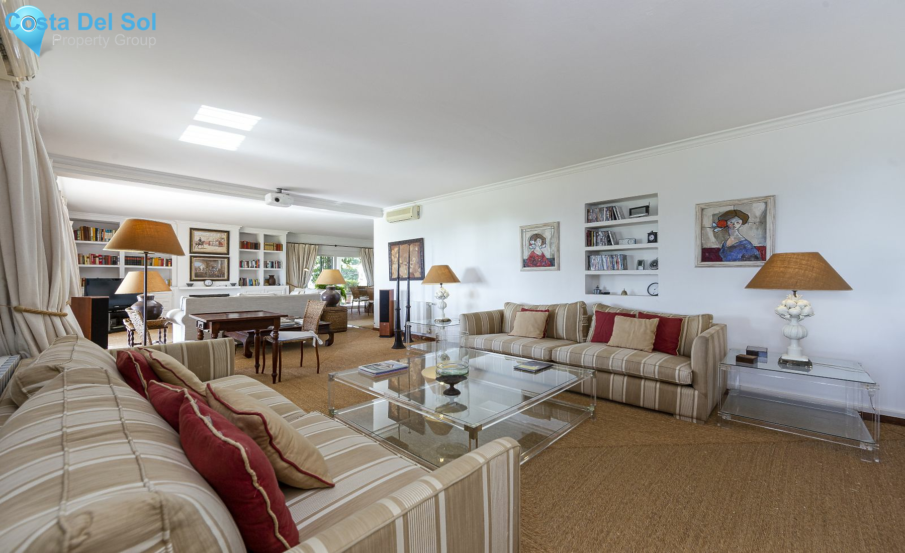 Detached Villa in New Golden Mile-1472521