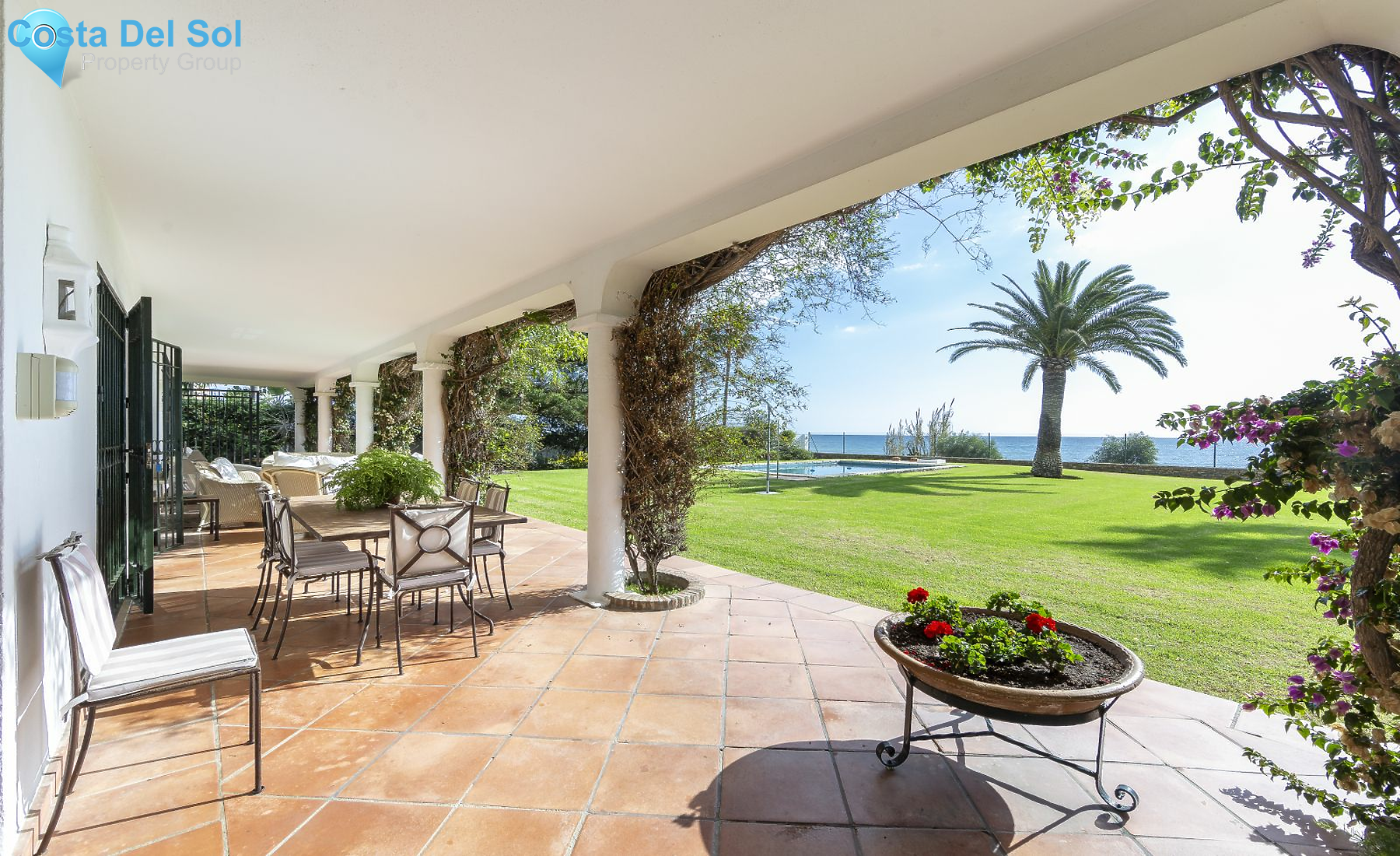 Detached Villa in New Golden Mile-1472511
