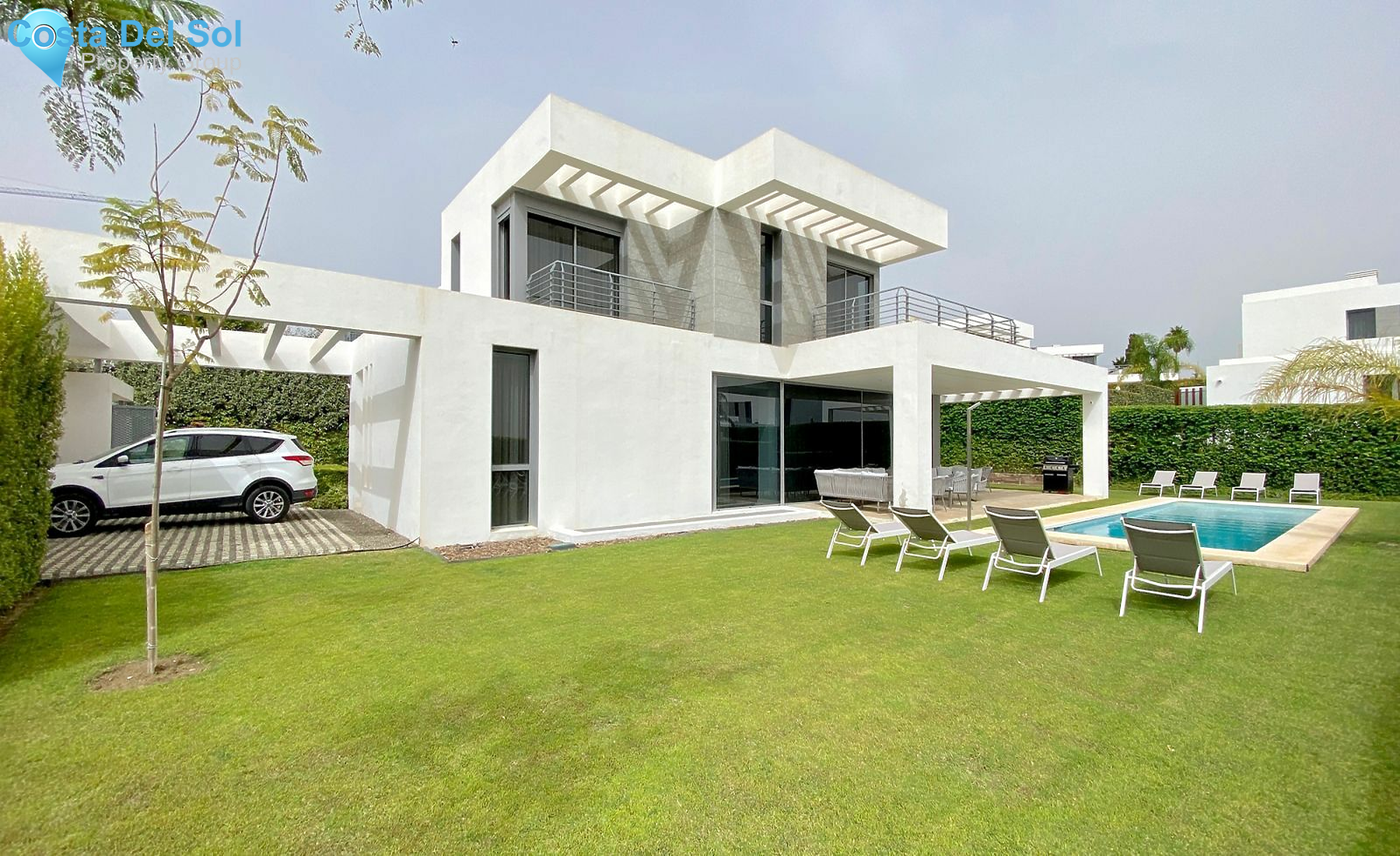 Detached Villa in New Golden Mile