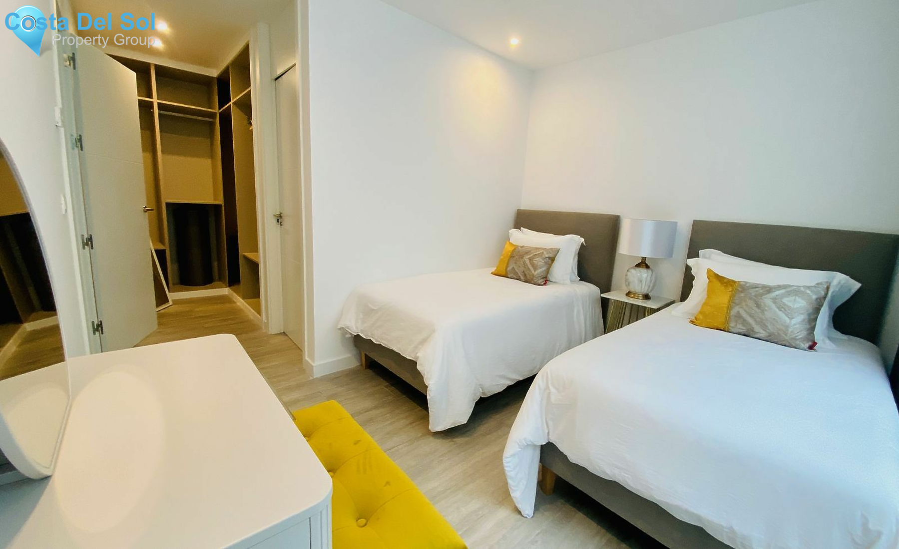 Detached Villa in New Golden Mile-1485964