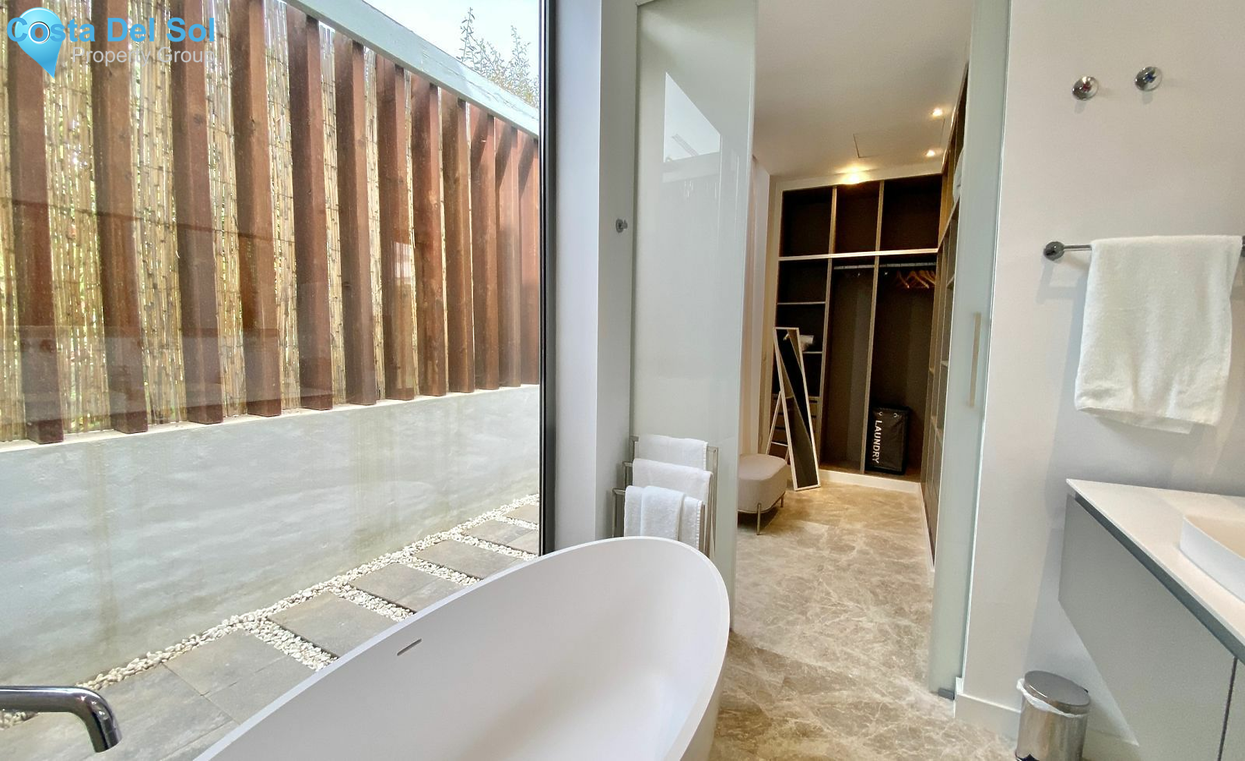 Detached Villa in New Golden Mile-1485968