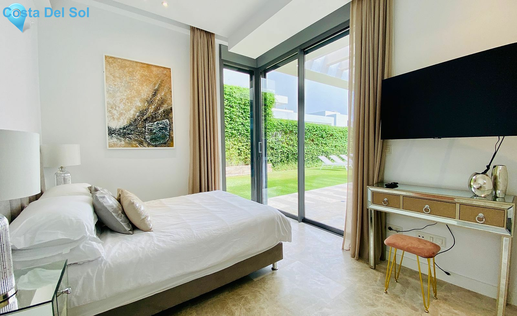 Detached Villa in New Golden Mile-1485957