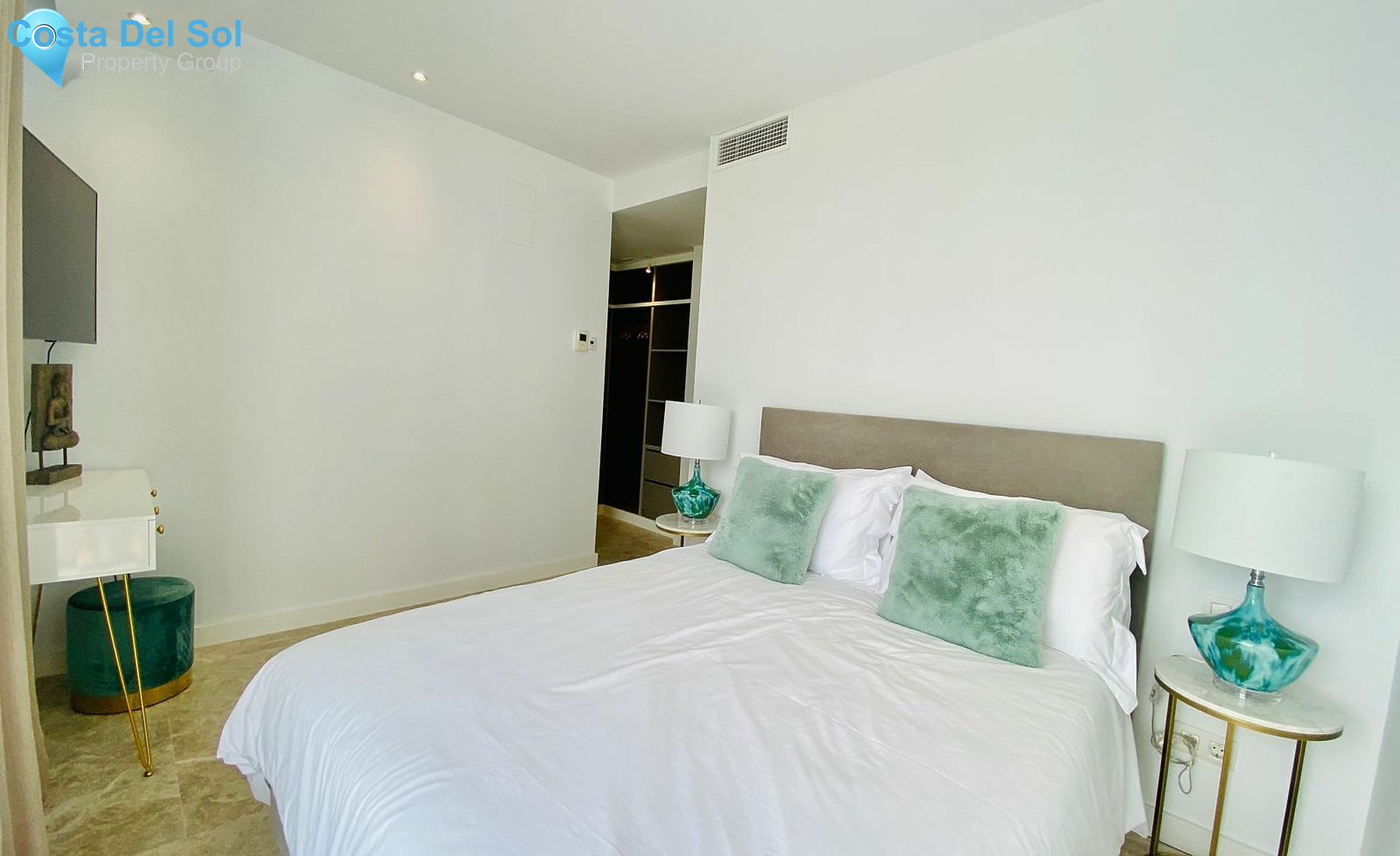 Detached Villa in New Golden Mile-1485959