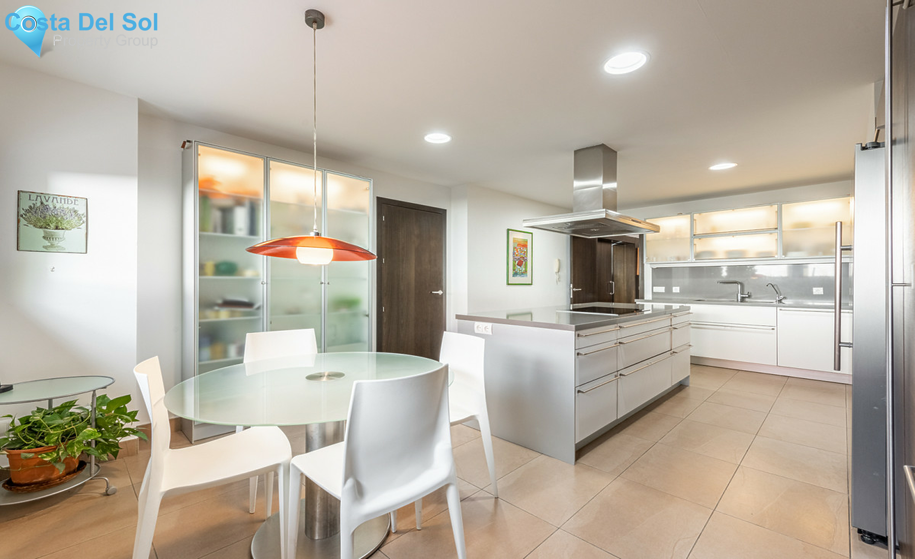 Detached Villa in Nueva Andalucía-690483
