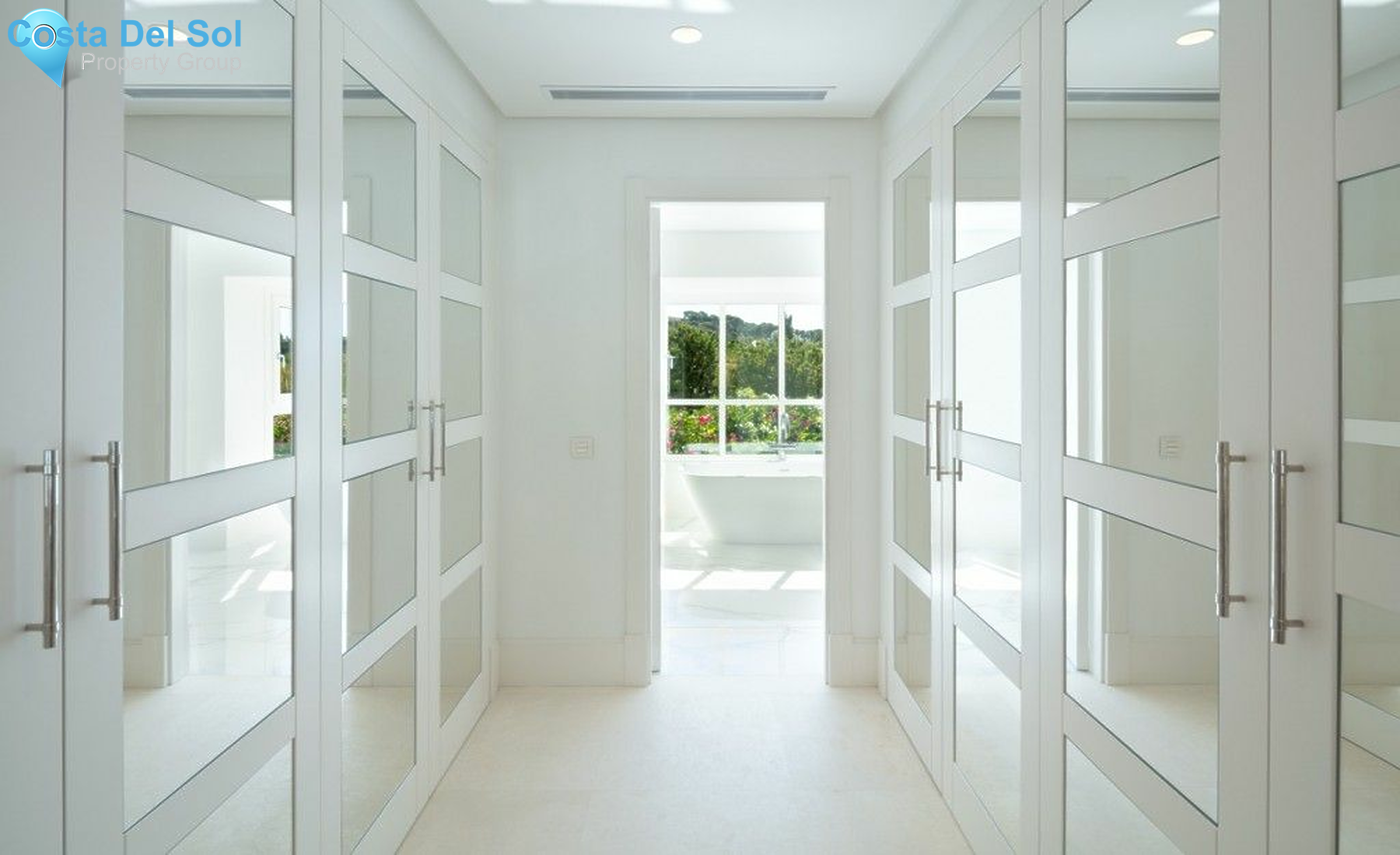 Detached Villa in Nueva Andalucía-1130826