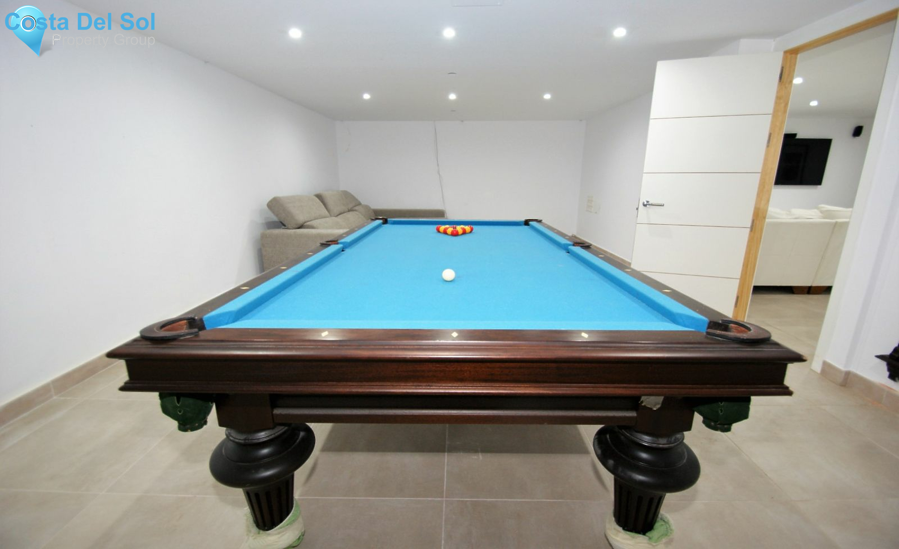 Detached Villa in Nueva Andalucía-1148124