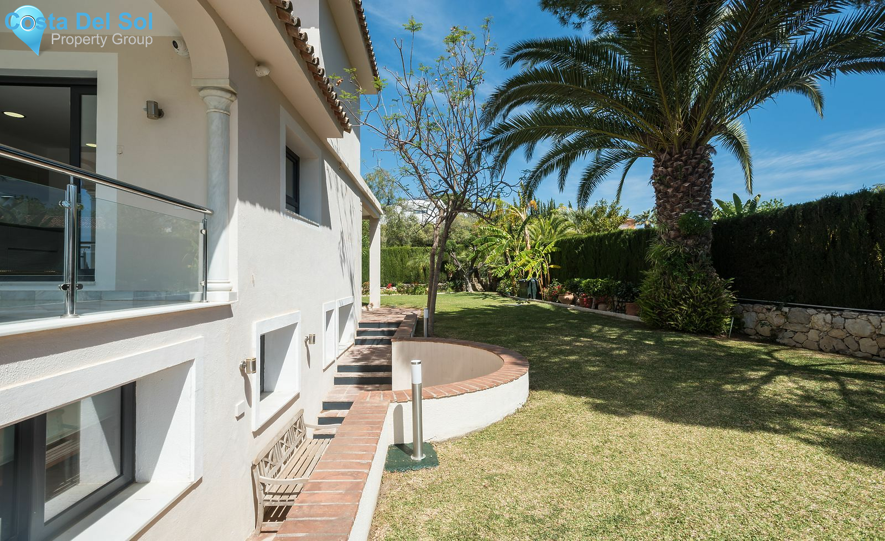 Detached Villa in Nueva Andalucía-1152559