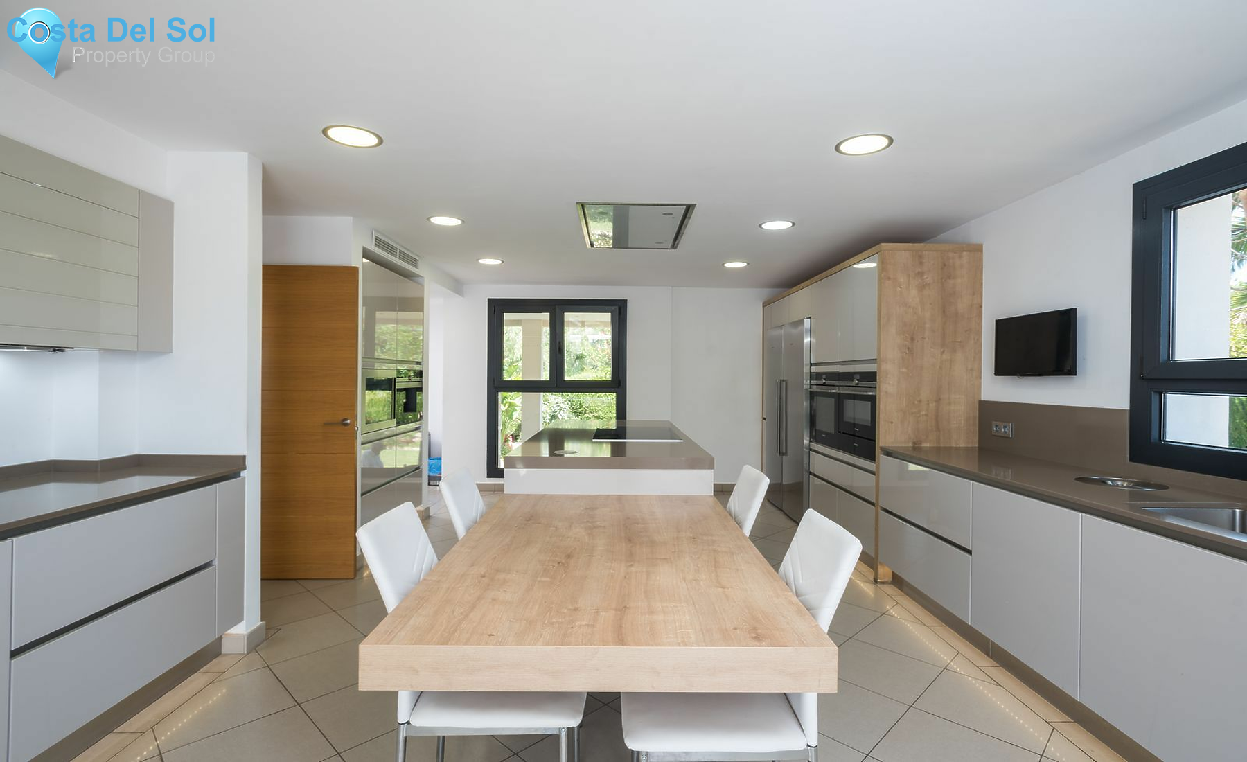 Detached Villa in Nueva Andalucía-1152565