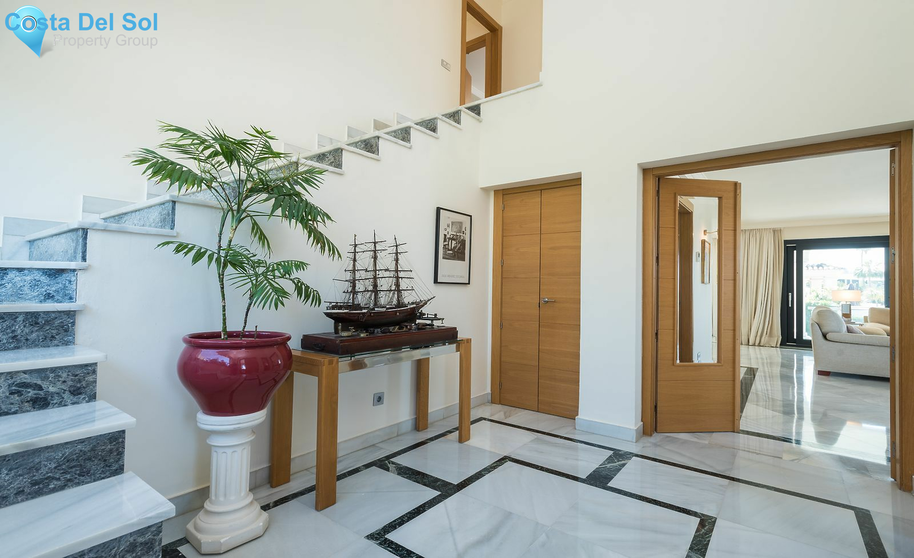 Detached Villa in Nueva Andalucía-1152566