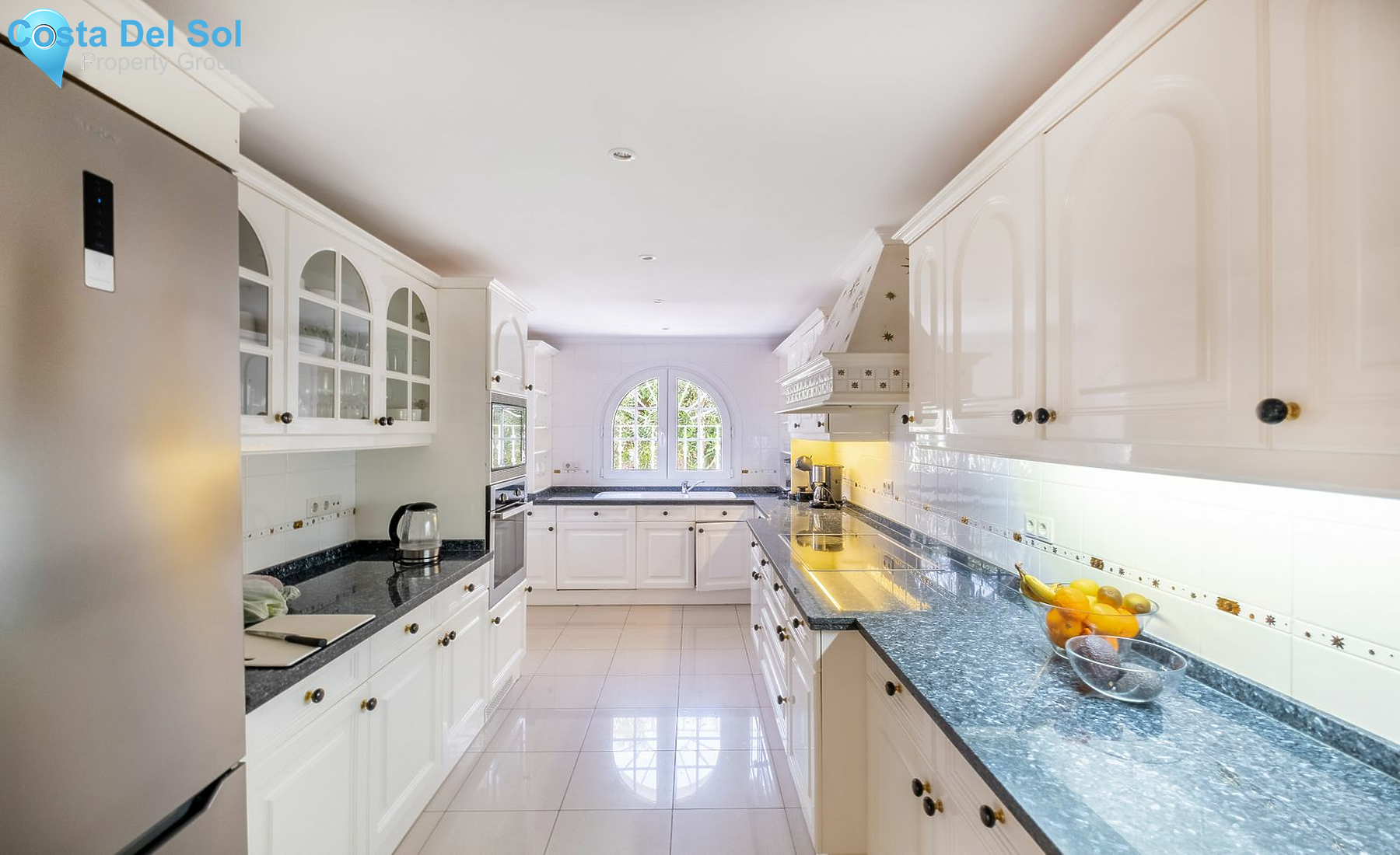 Detached Villa in Nueva Andalucía-1159637