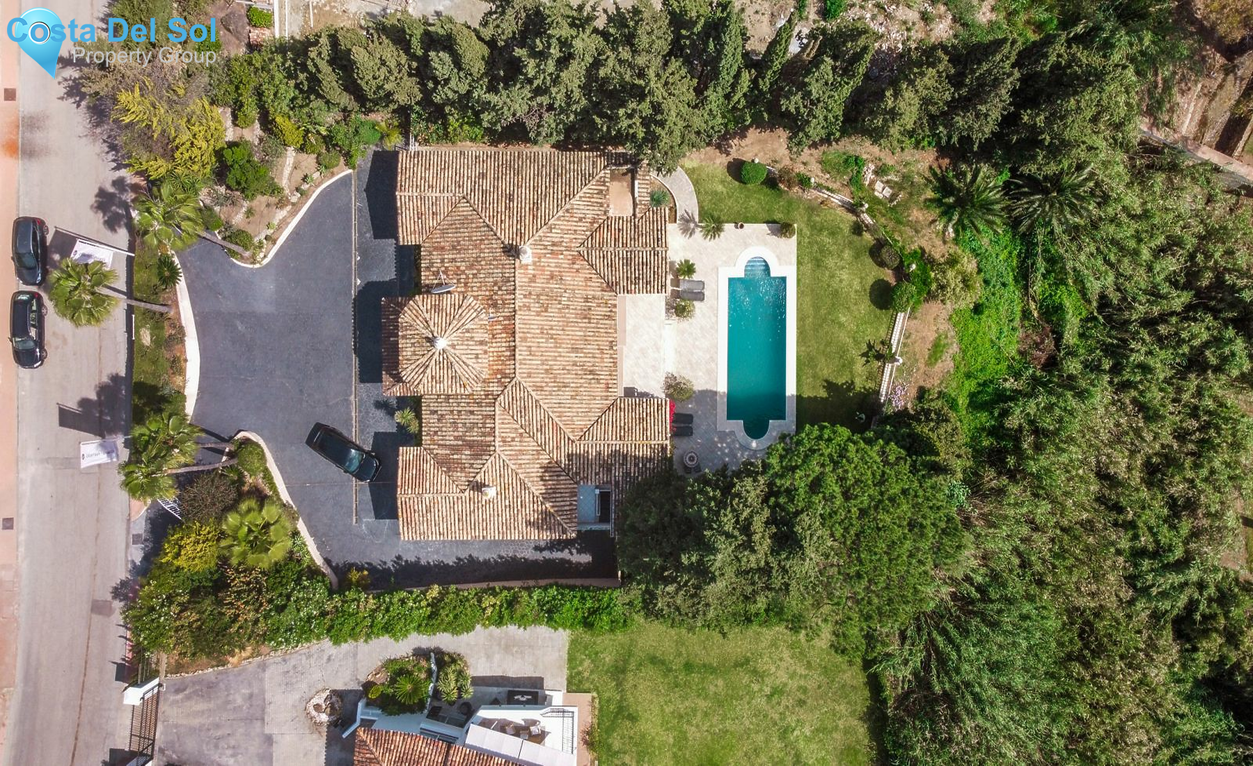 Detached Villa in Nueva Andalucía-1159624