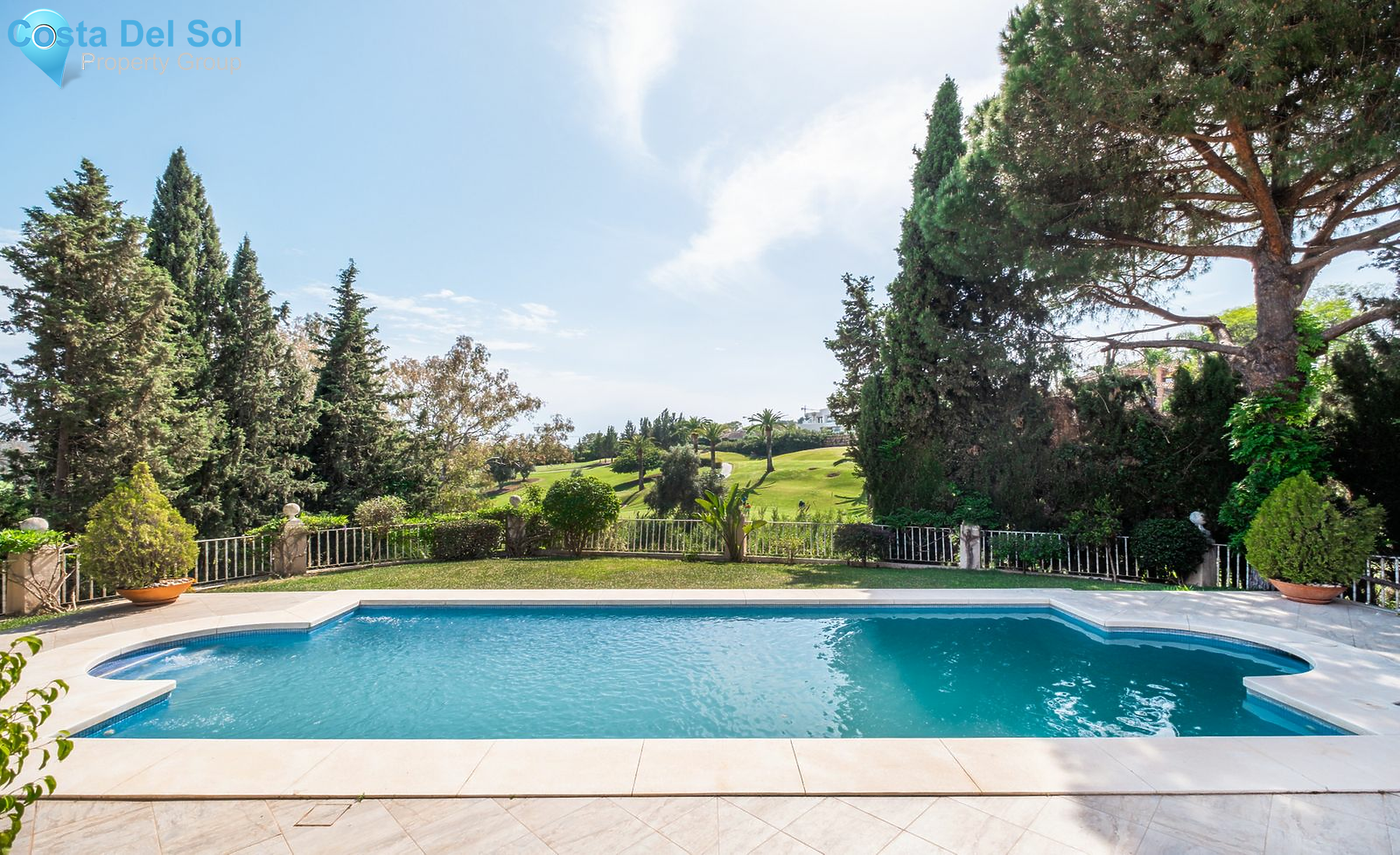 Detached Villa in Nueva Andalucía-1159630