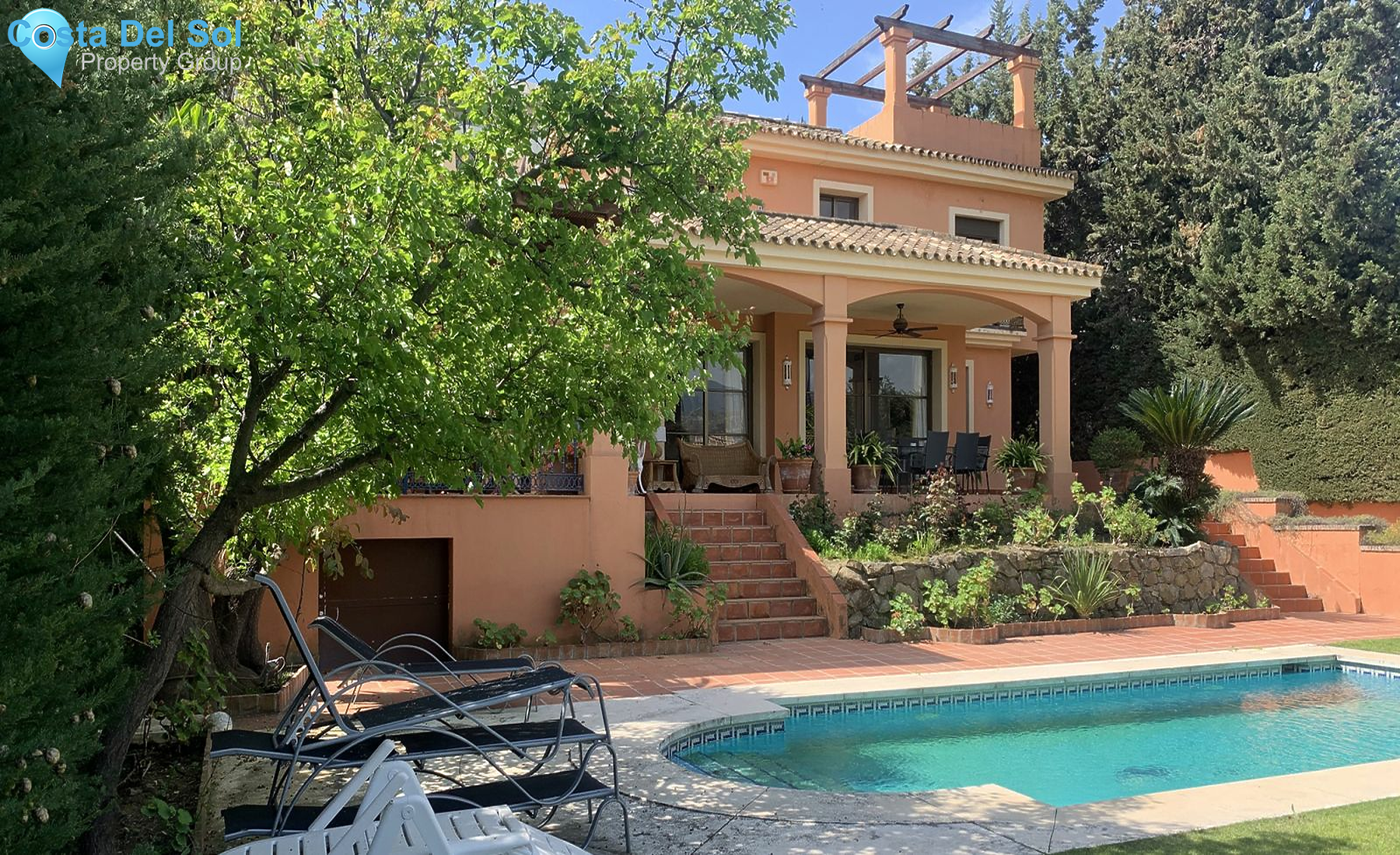 Detached Villa in Nueva Andalucía-1161620