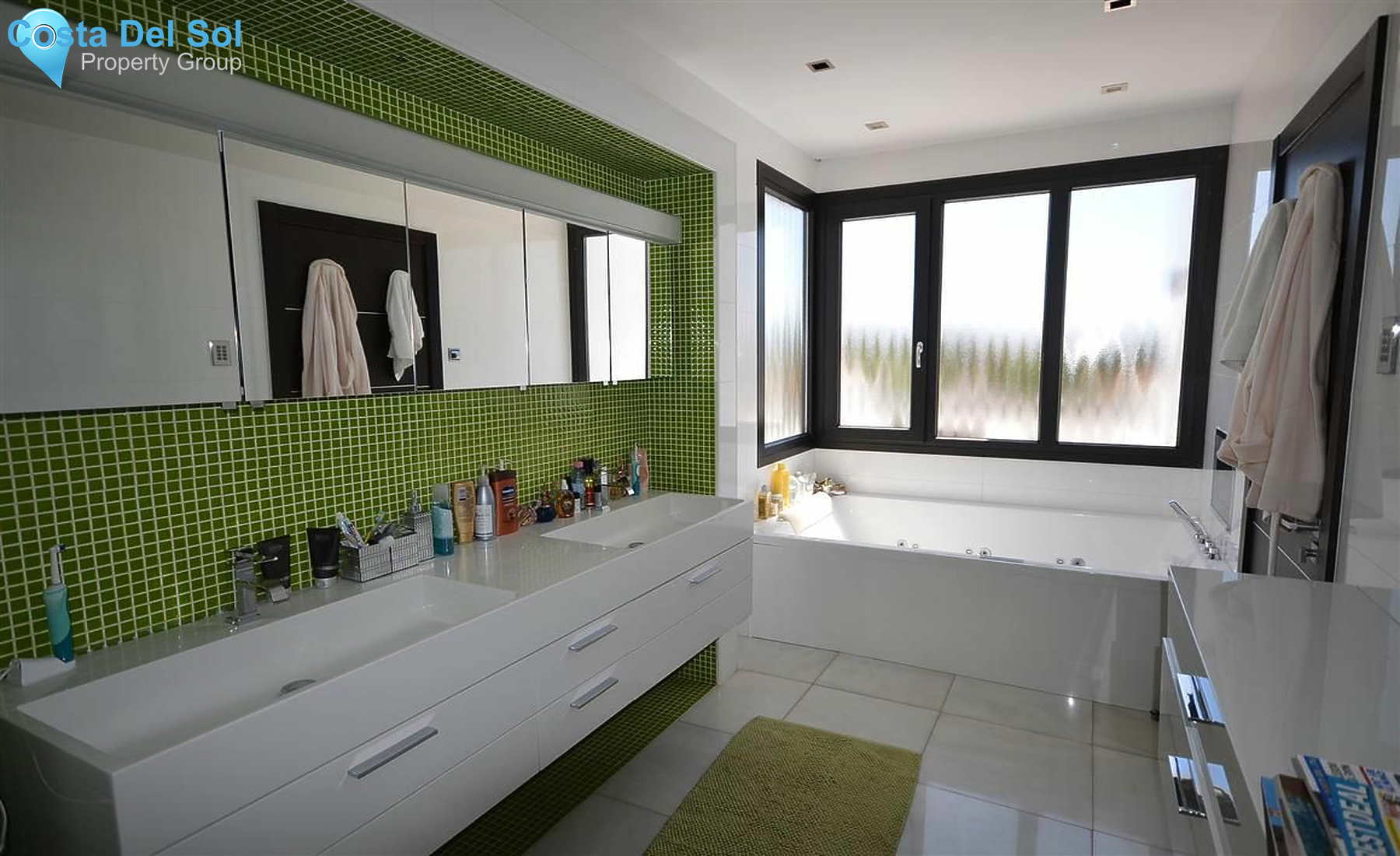 Detached Villa in Nueva Andalucía-1162546