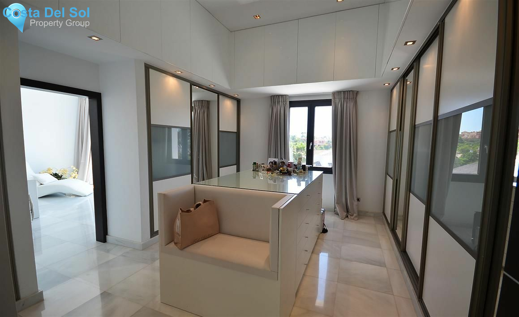 Detached Villa in Nueva Andalucía-1162548