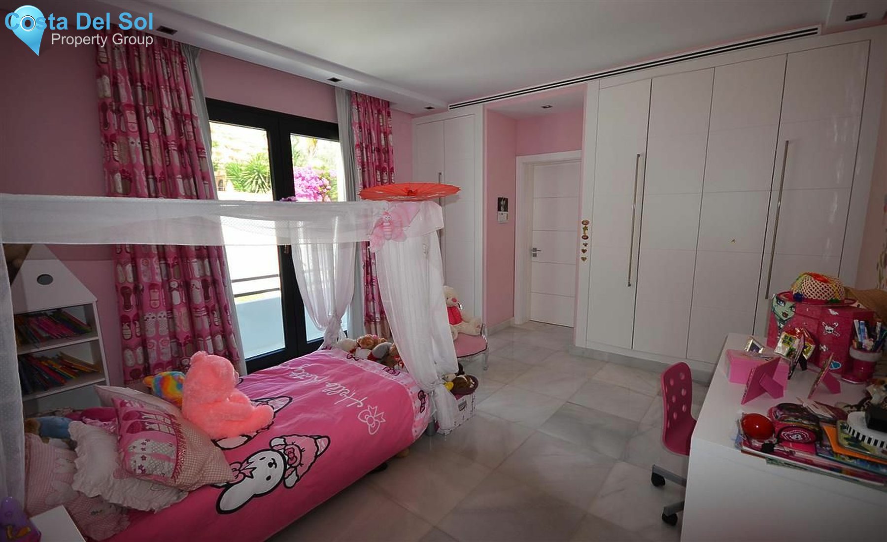 Detached Villa in Nueva Andalucía-1162551