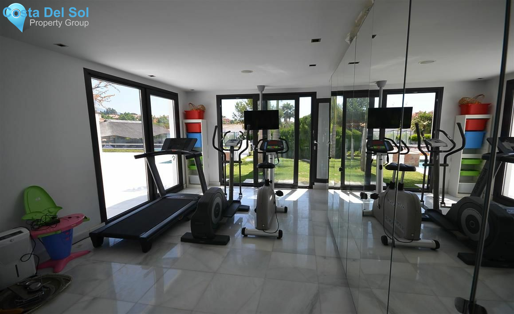 Detached Villa in Nueva Andalucía-1162553