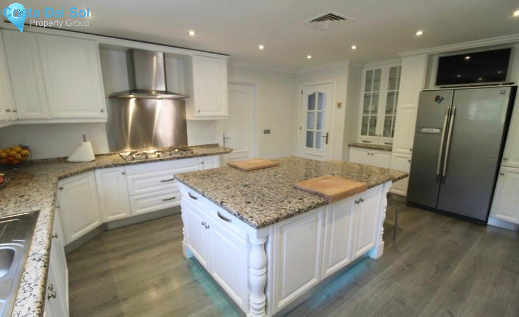 Detached Villa in Nueva Andalucía-1164388