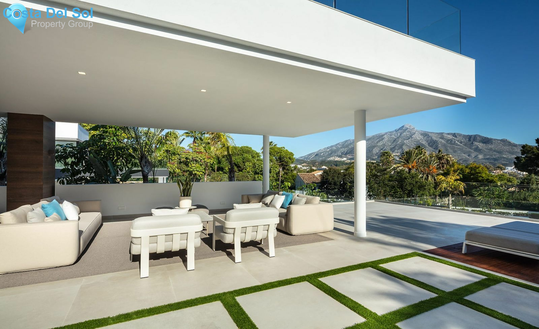 Detached Villa in Nueva Andalucía-1167738