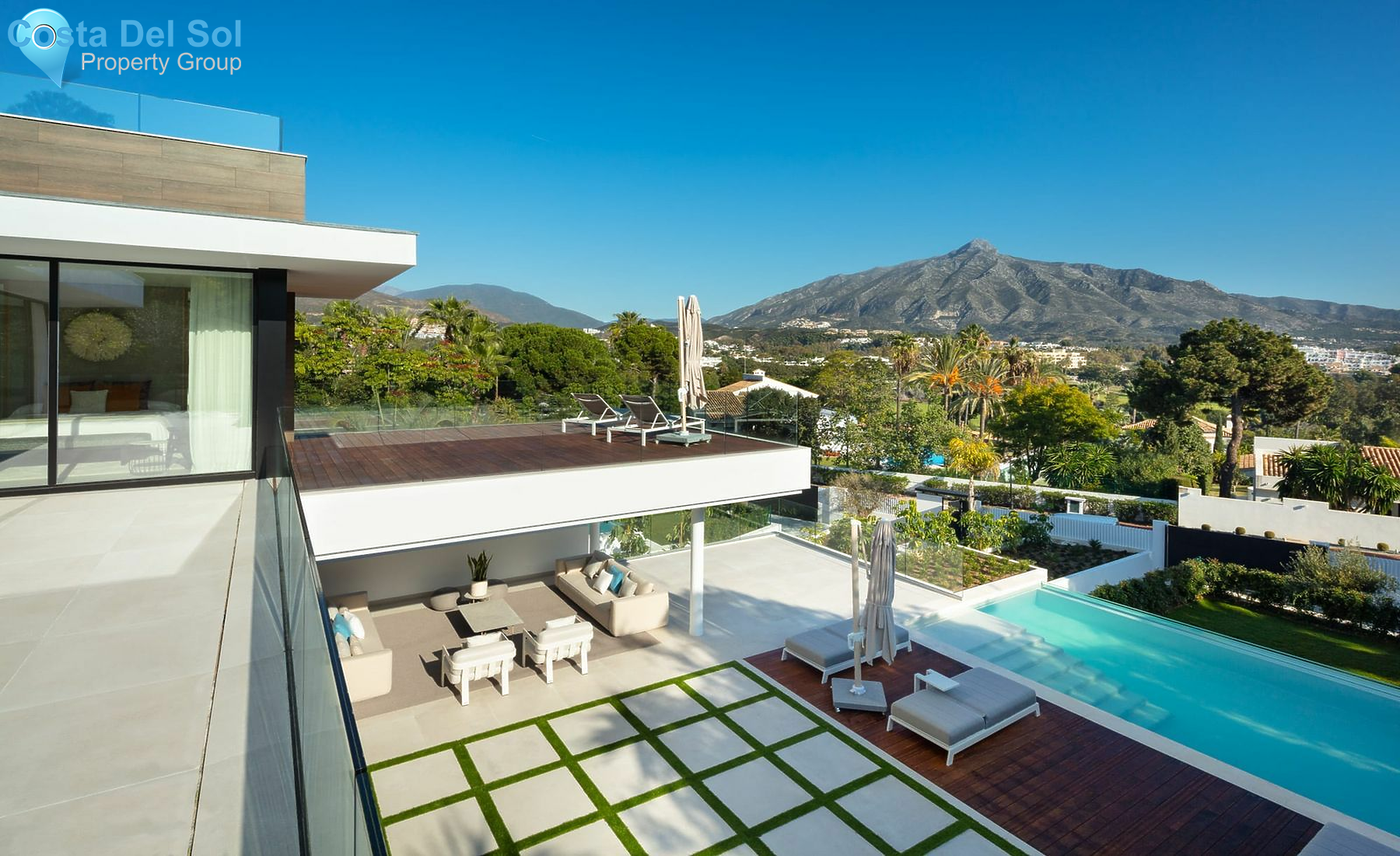 Detached Villa in Nueva Andalucía-1167731